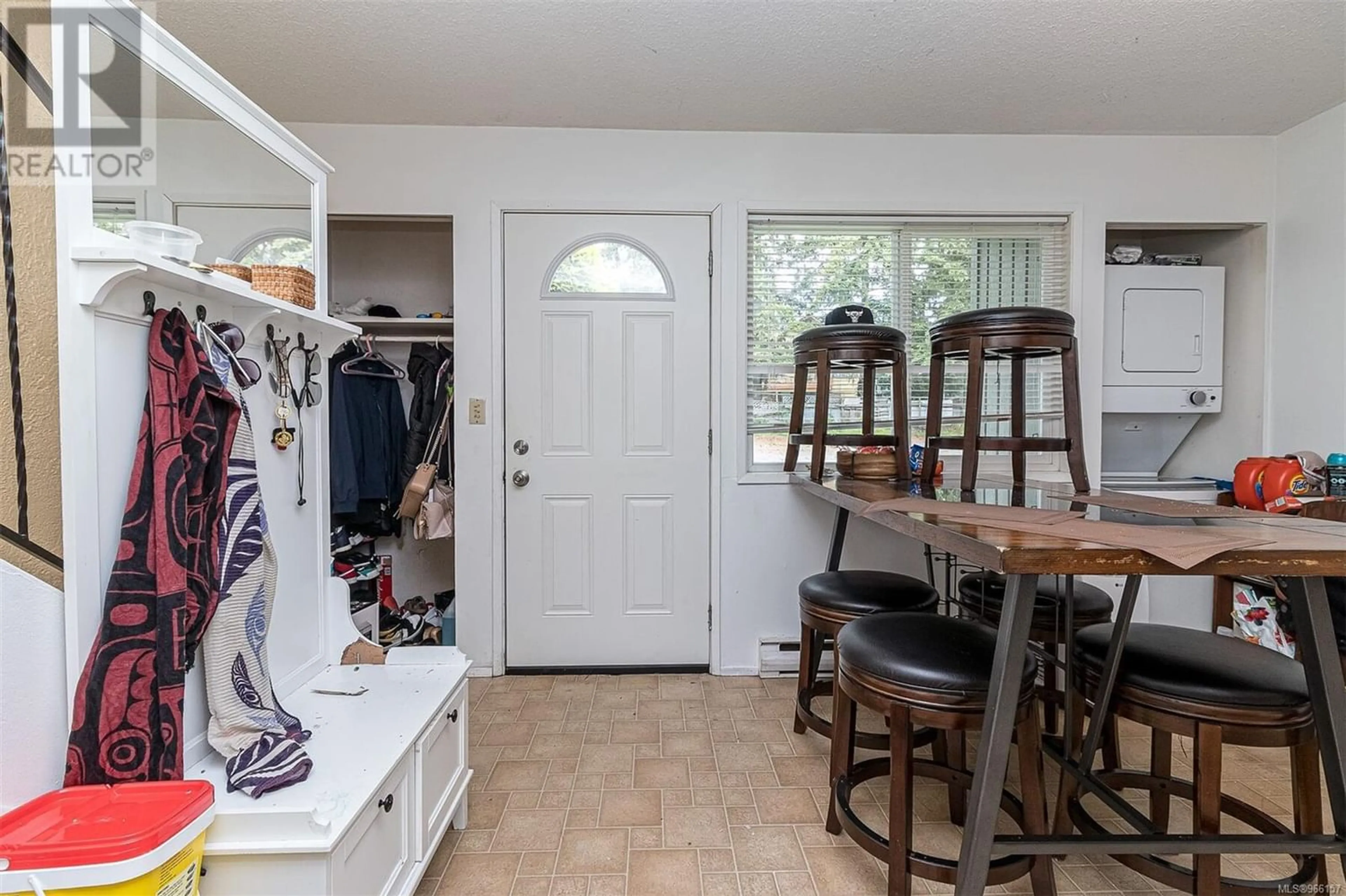 Indoor entryway for 8 285 Harewood Rd, Nanaimo British Columbia V9R2Z1