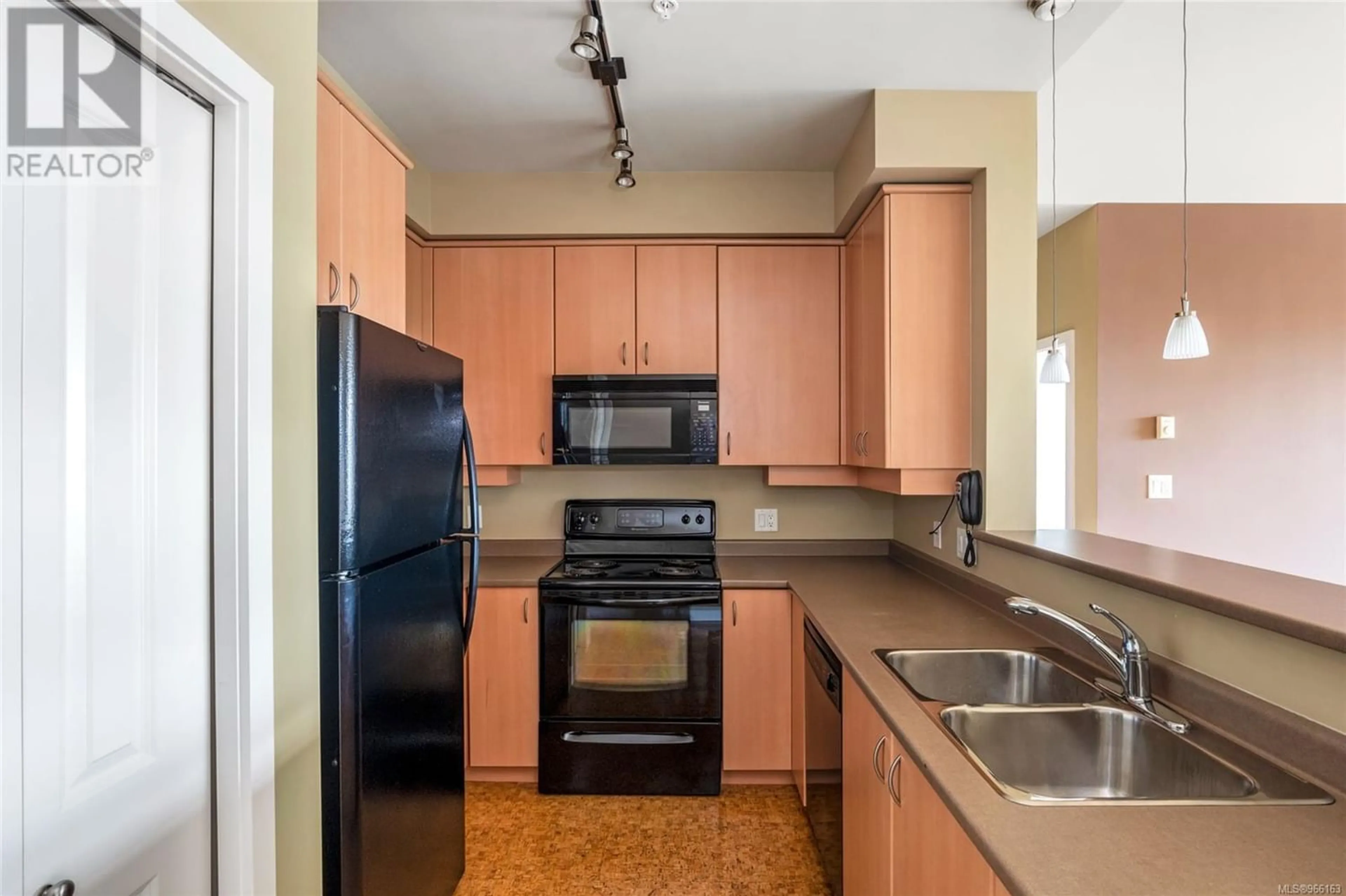 Standard kitchen for 407E 1115 CRAIGFLOWER Rd, Esquimalt British Columbia V9A7R1