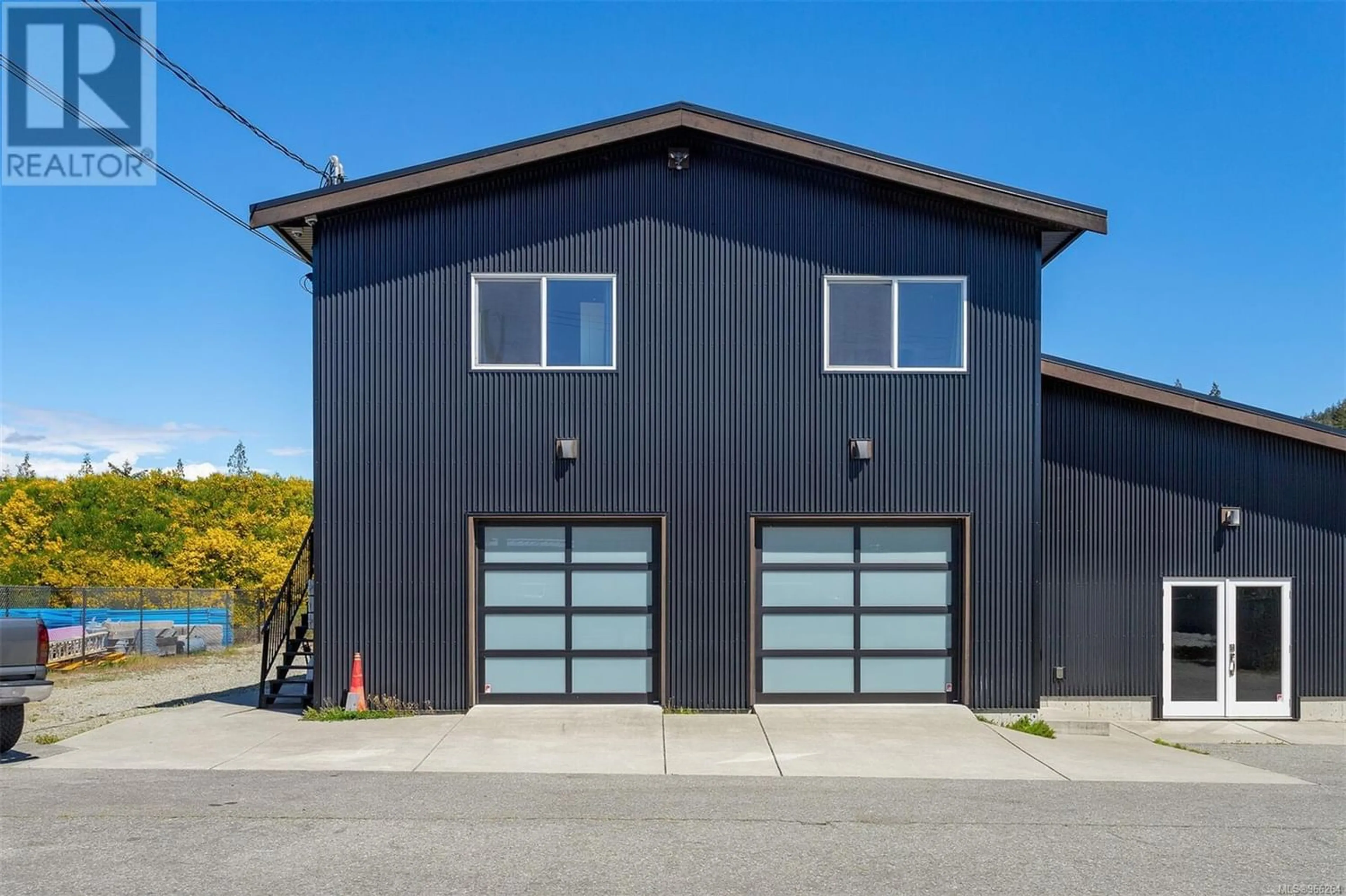 Indoor garage for 15 7450 Butler Rd, Sooke British Columbia V9Z1N1