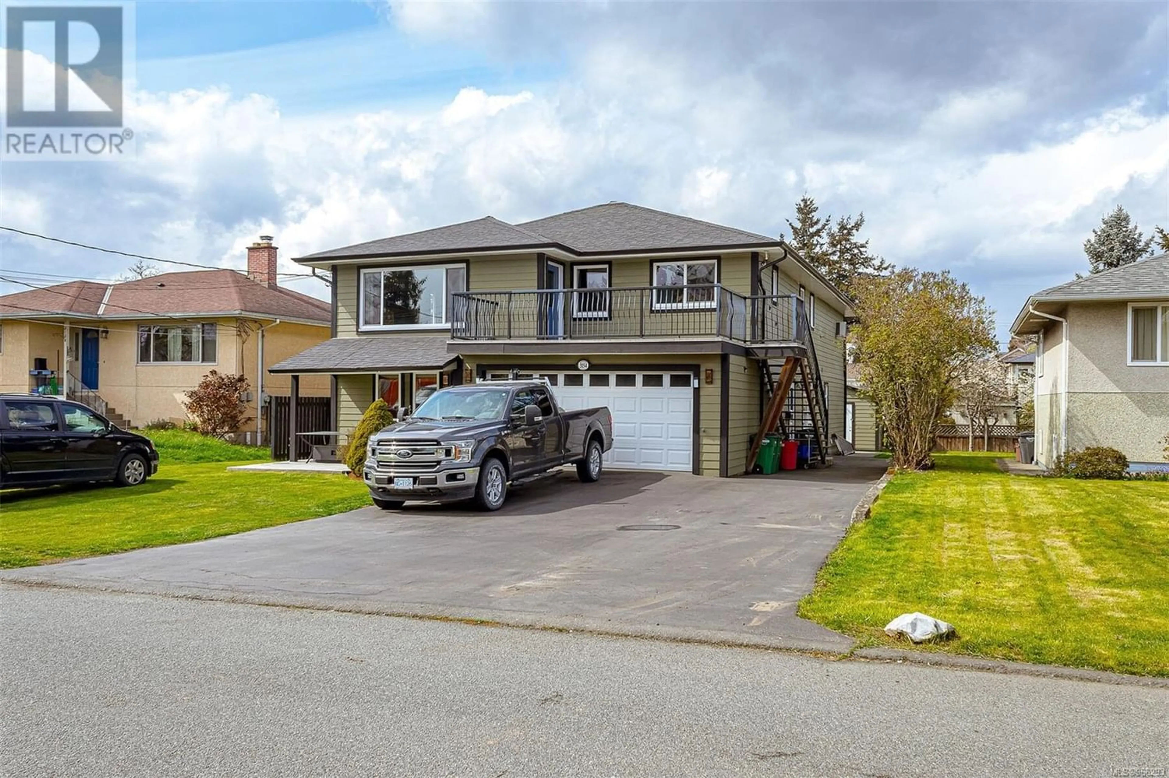 Frontside or backside of a home for 3154 Wascana St, Saanich British Columbia V9A1W3