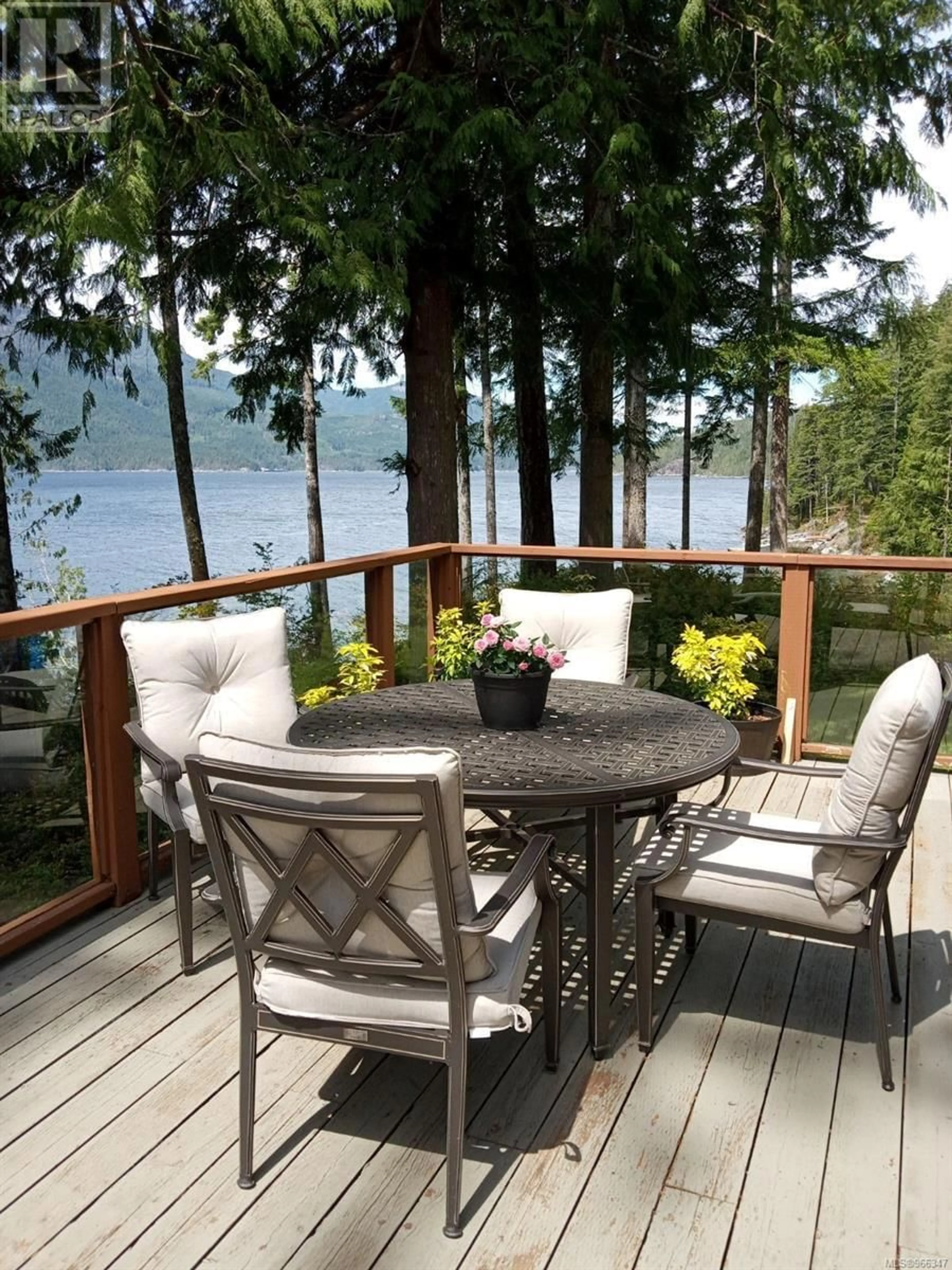 Patio for 33 Headquarters Bay, Port Alberni British Columbia V0R1B0