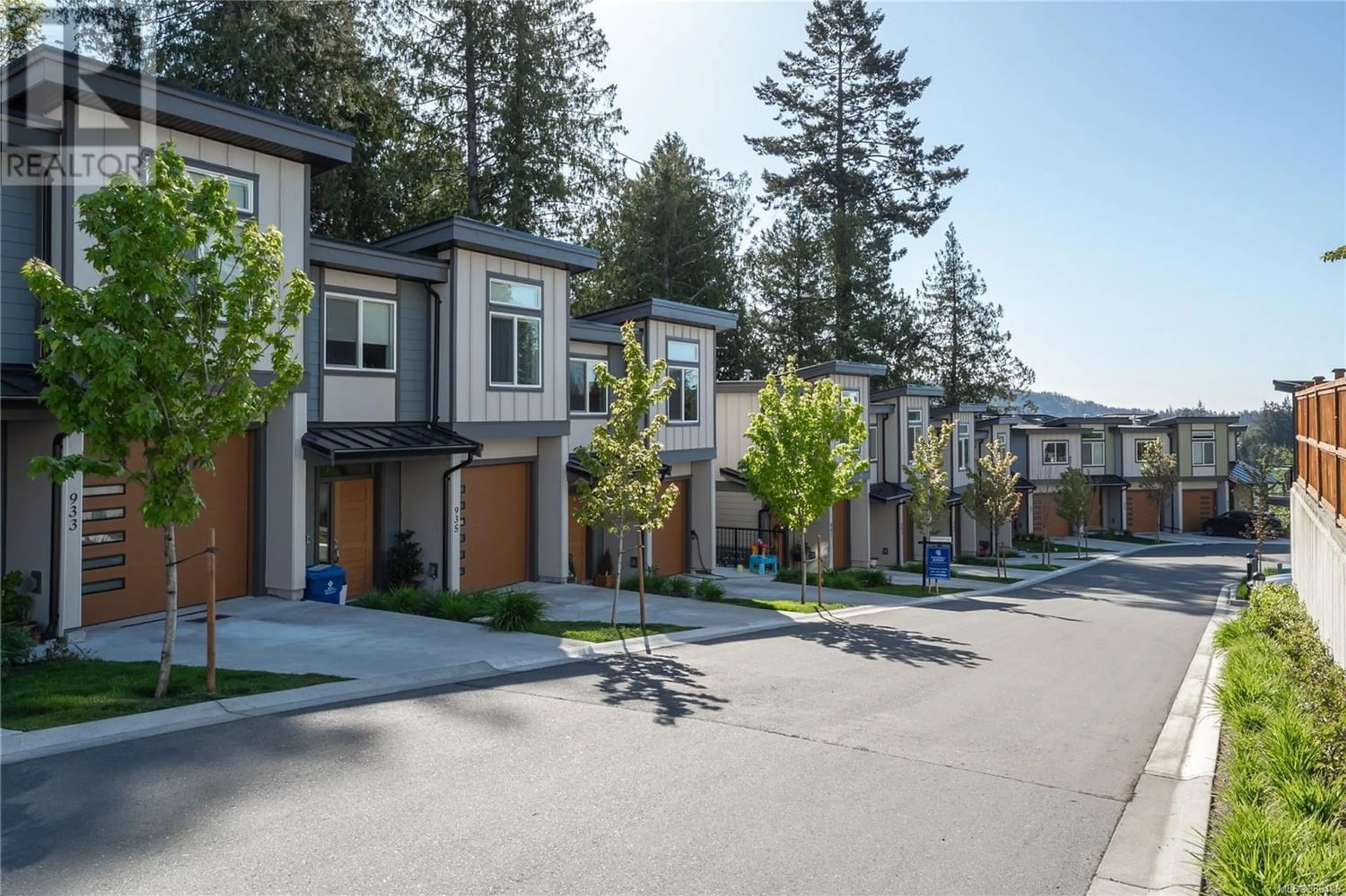 A pic from exterior of the house or condo for 941 Echo Valley Pl, Langford British Columbia V9B0Y2