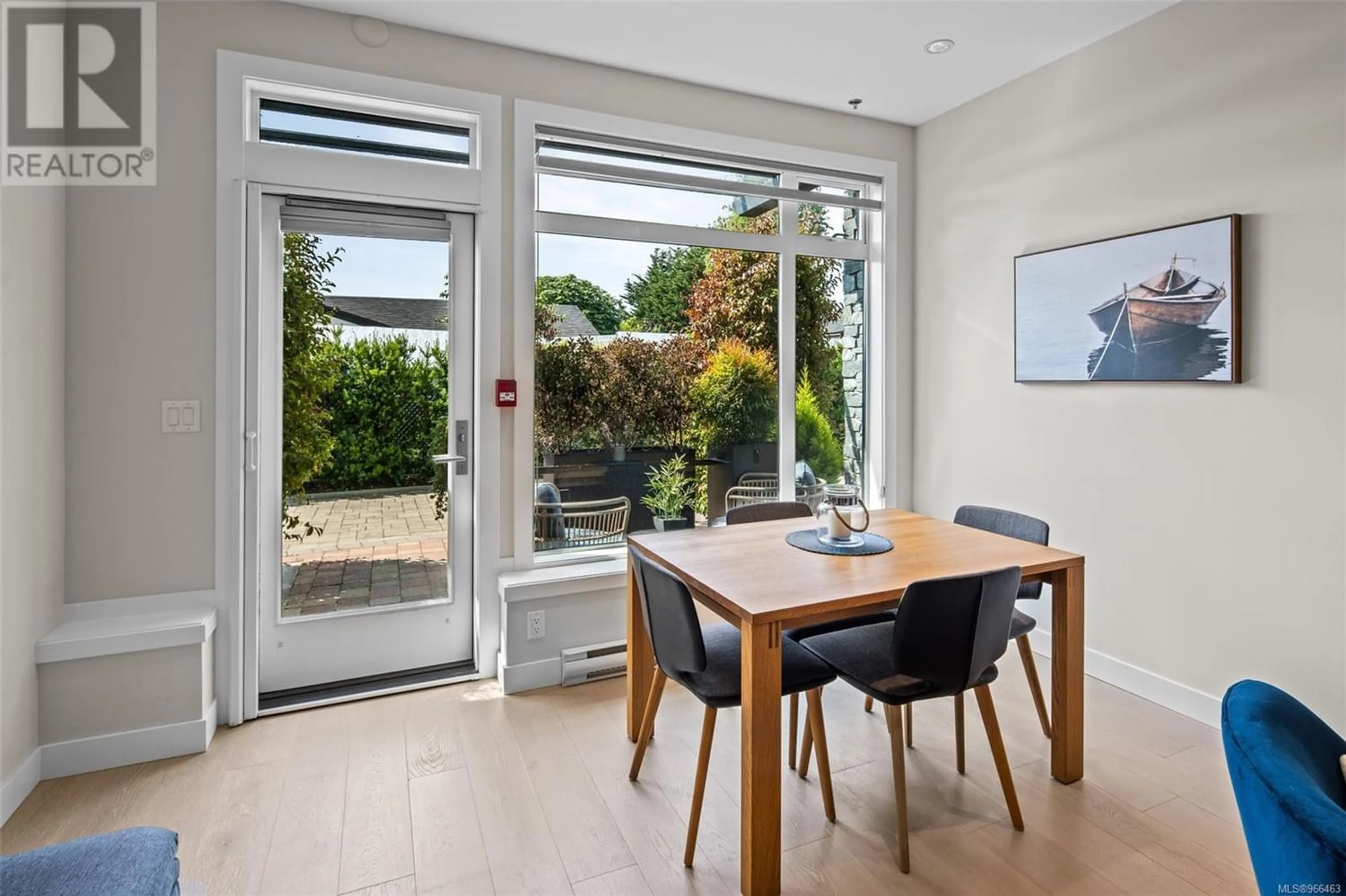 Dining room for 103 9710 Fourth St, Sidney British Columbia V8L2Y7