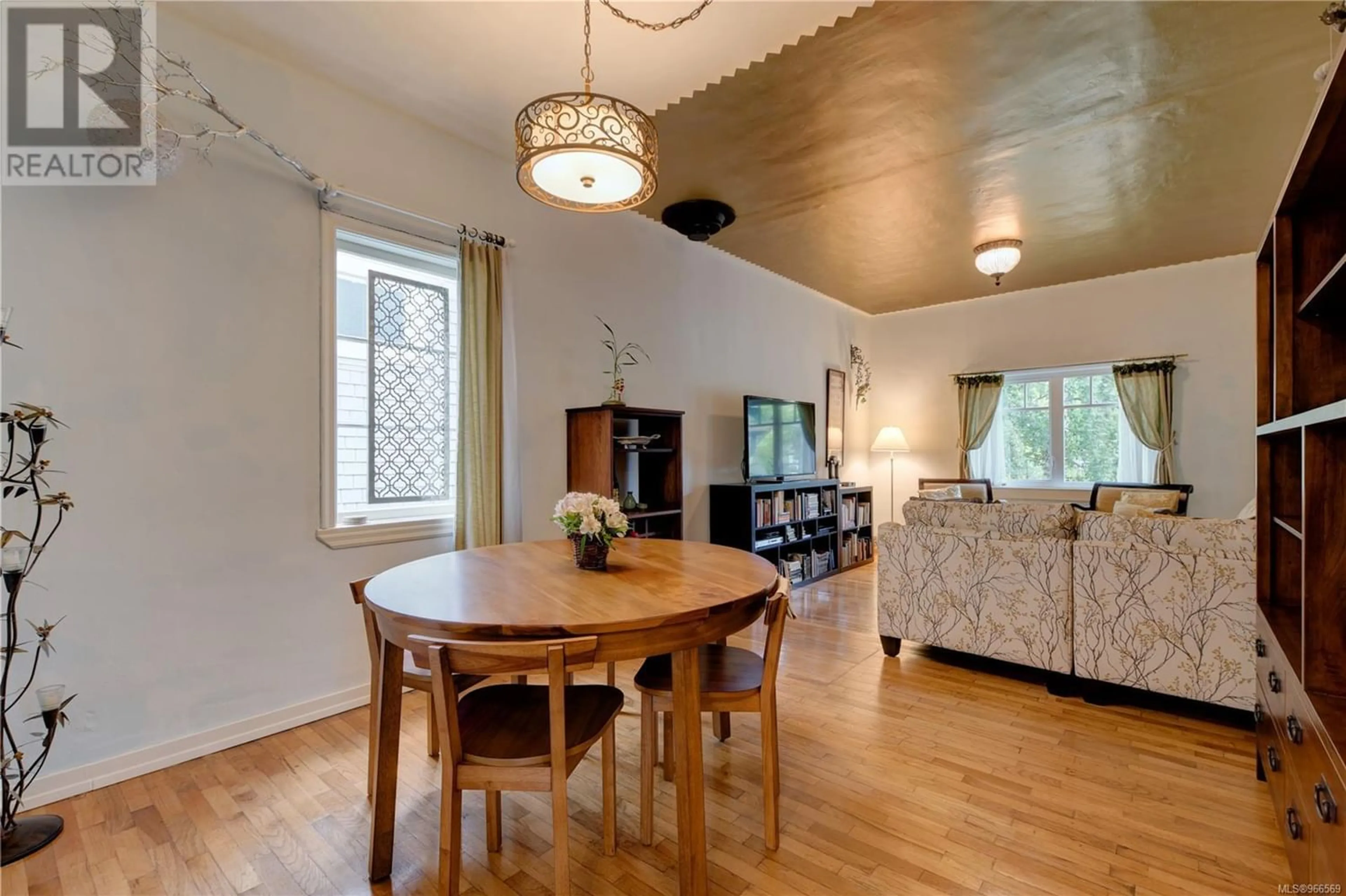 Dining room for 180 Joseph St, Victoria British Columbia V8S3H5