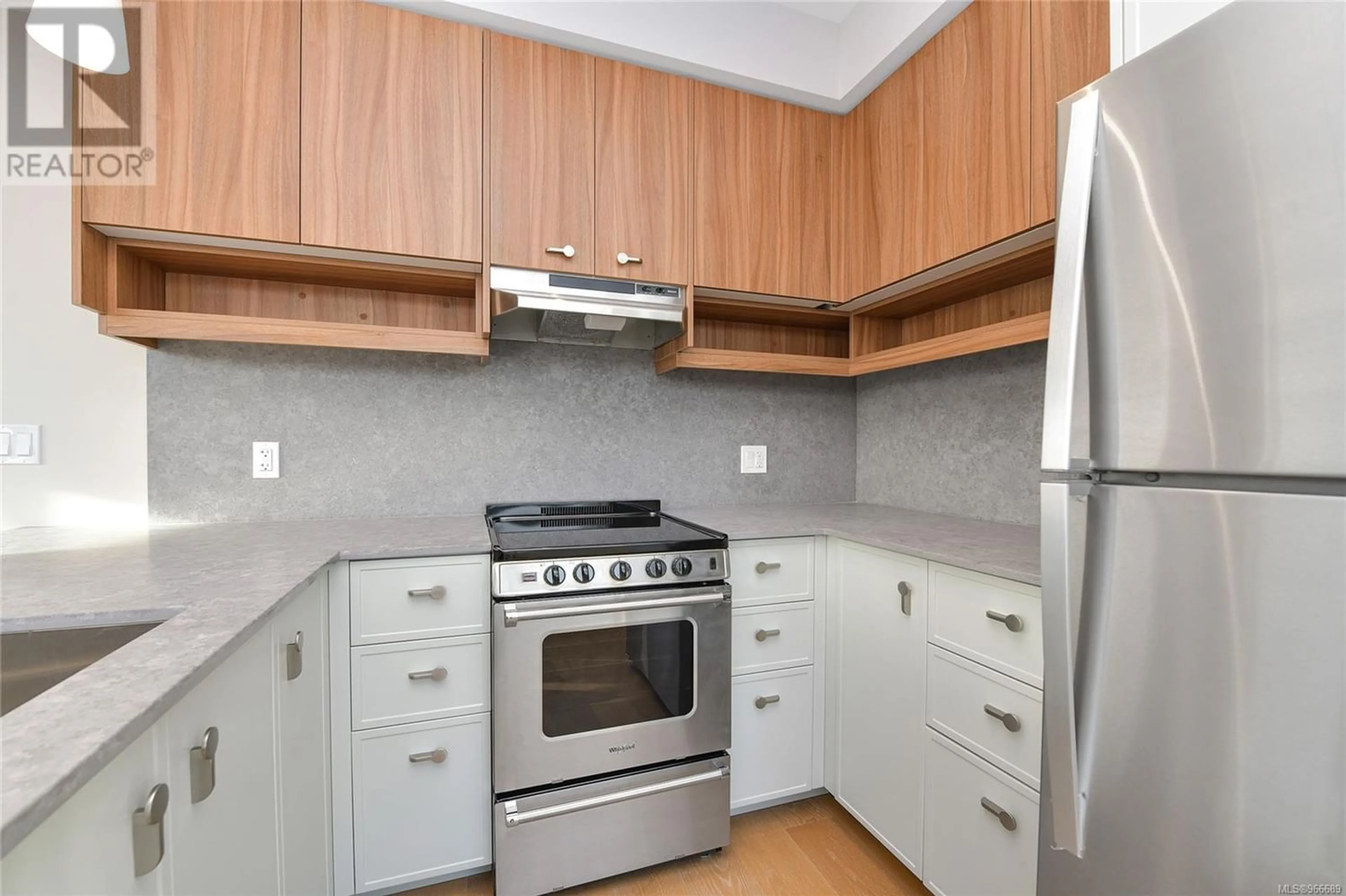 Standard kitchen for 412 629 Speed Ave, Victoria British Columbia V8Z1A5