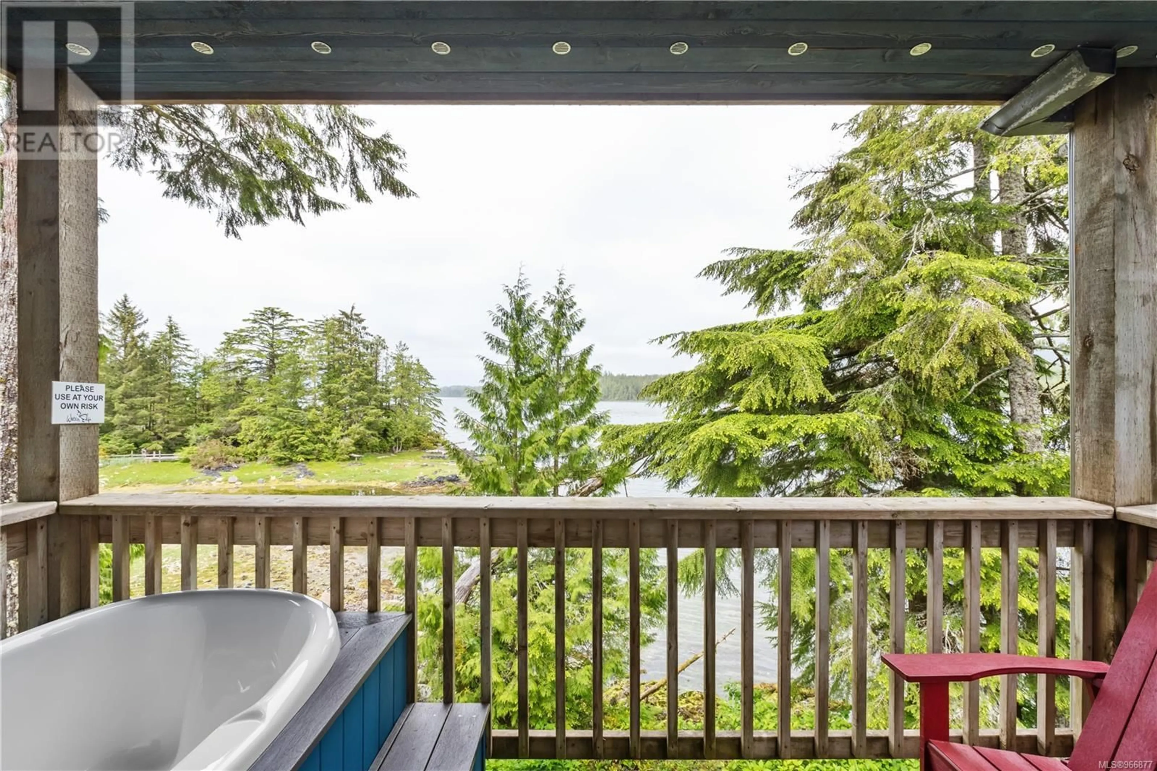 Patio for 512 1971 Harbour Dr, Ucluelet British Columbia V0R3A0