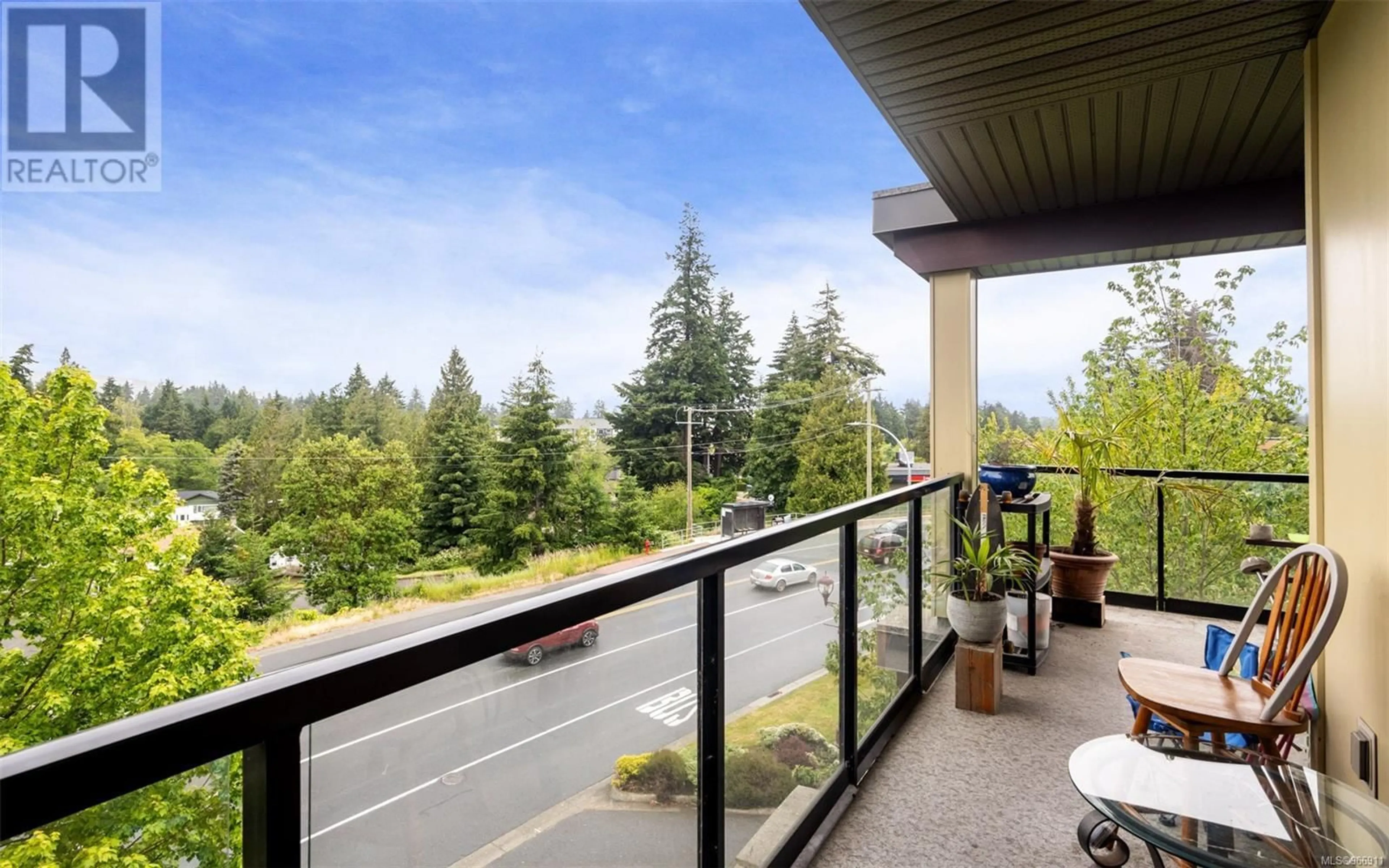 Patio for 208 3220 Jacklin Rd, Langford British Columbia V9B0J5