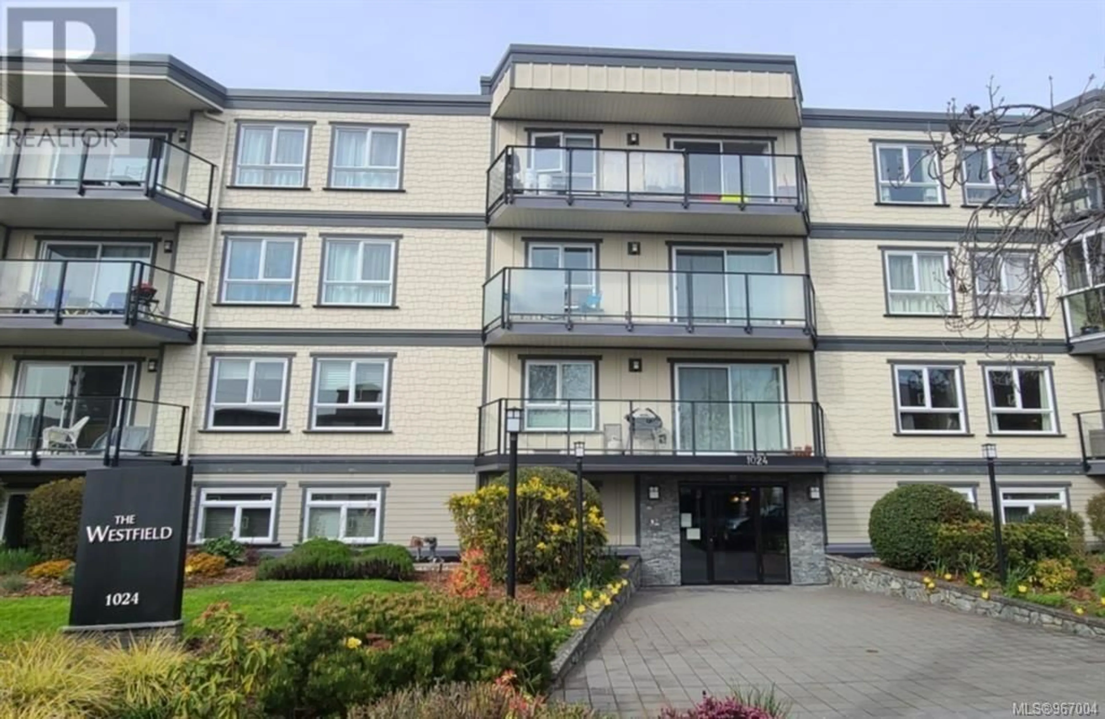 Outside view for 207 1024 FAIRFIELD Rd, Victoria British Columbia V8V3A5