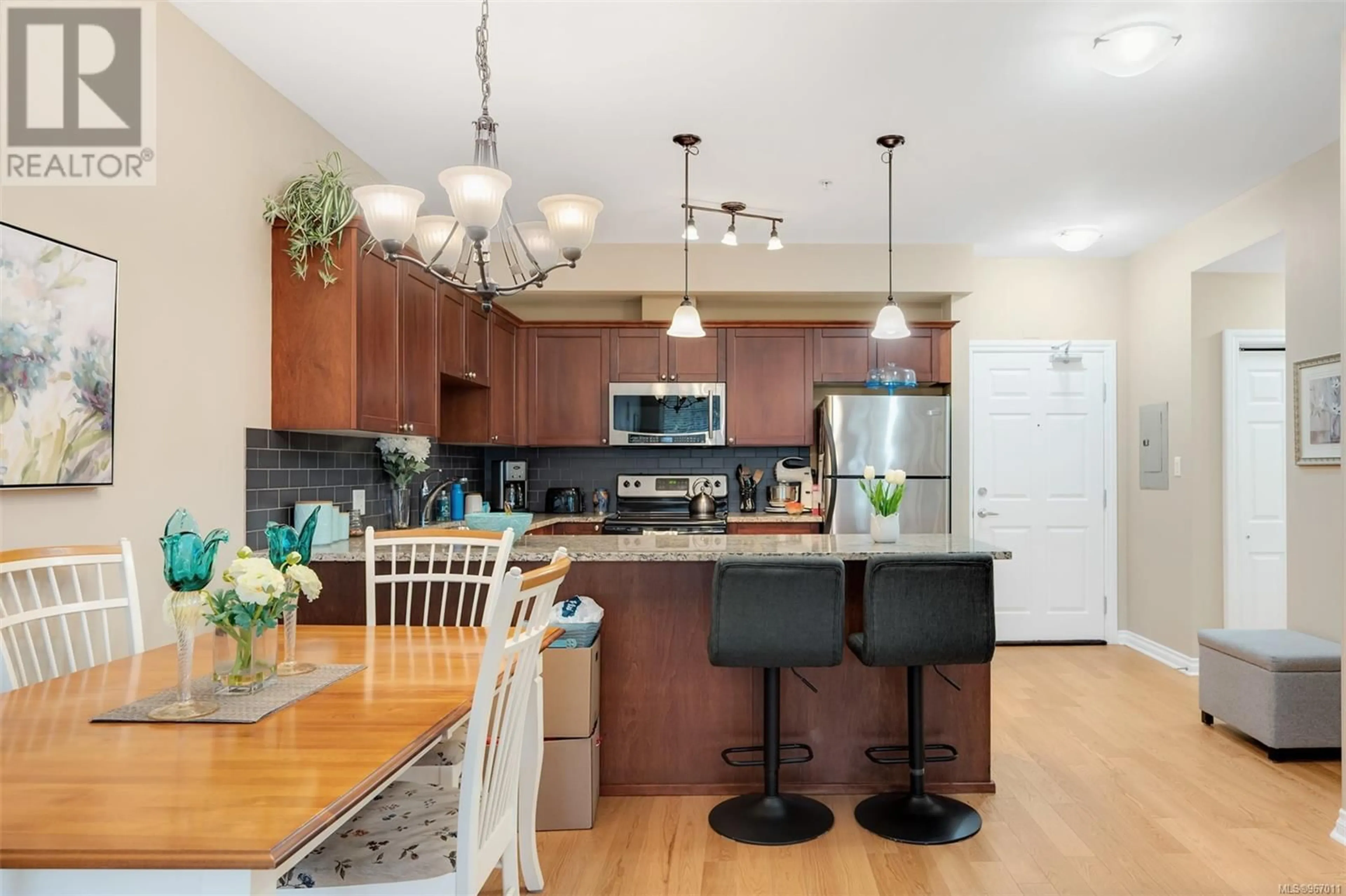 Contemporary kitchen for 311 866 Goldstream Ave, Langford British Columbia V9B2X9