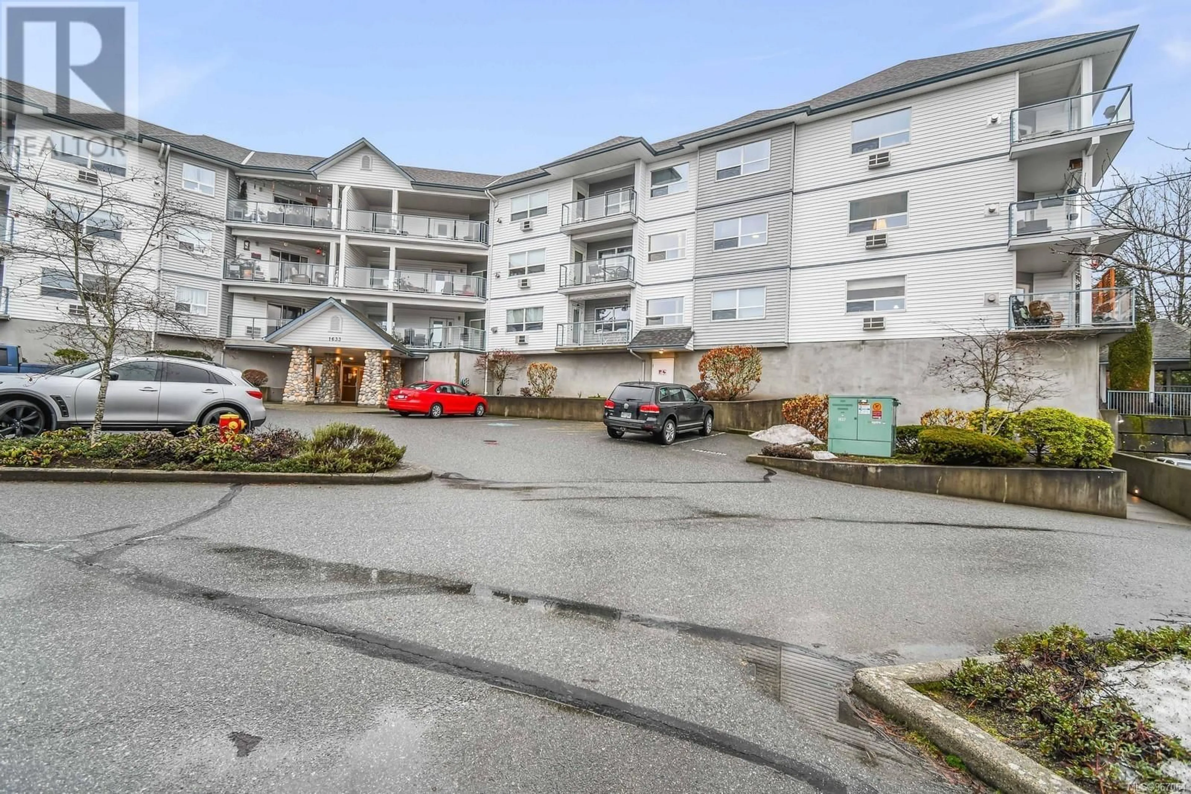 A pic from exterior of the house or condo for 201 1633 Dufferin Cres, Nanaimo British Columbia V9S5T4