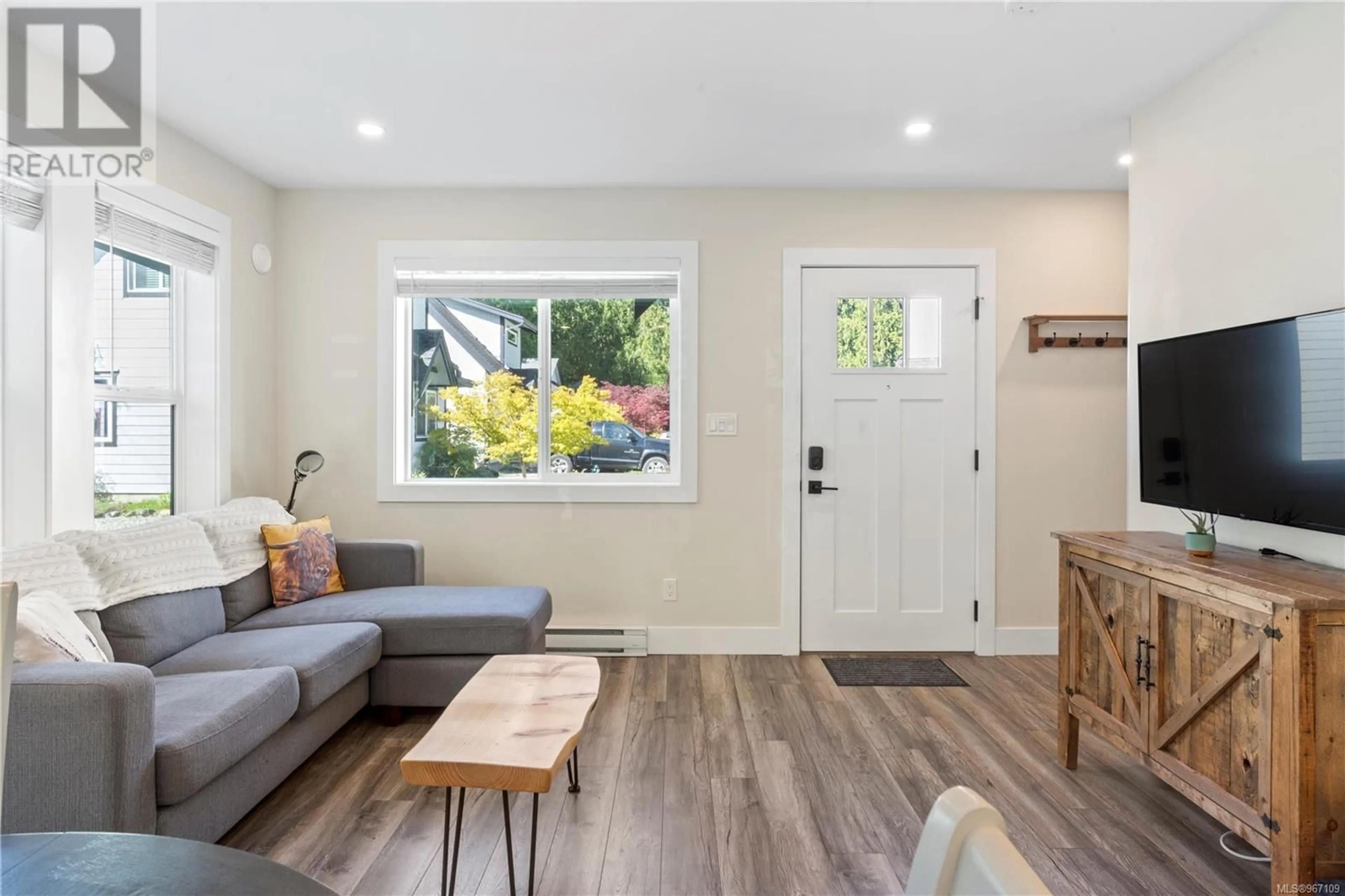 Indoor entryway for 11 77 Nelson Rd, Lake Cowichan British Columbia V0R2G0