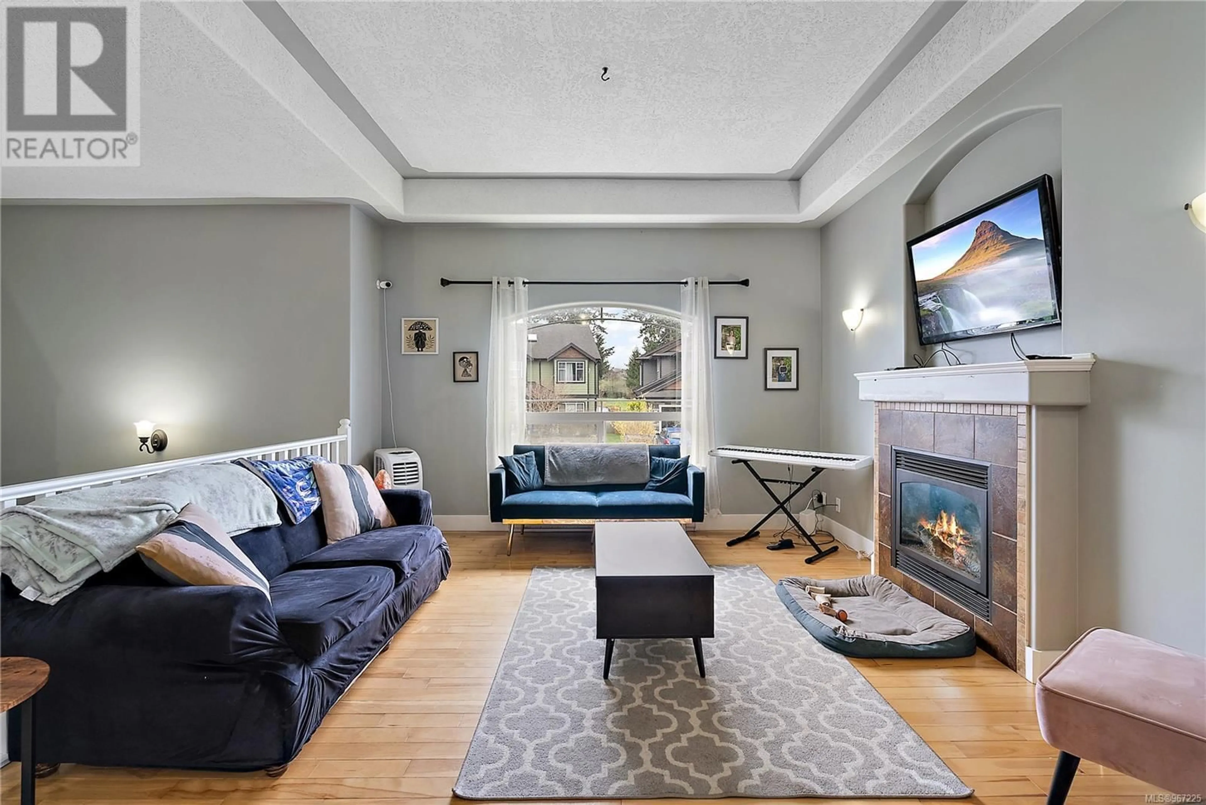 Living room for 2282 Church Hill Dr, Sooke British Columbia V9Z0W3