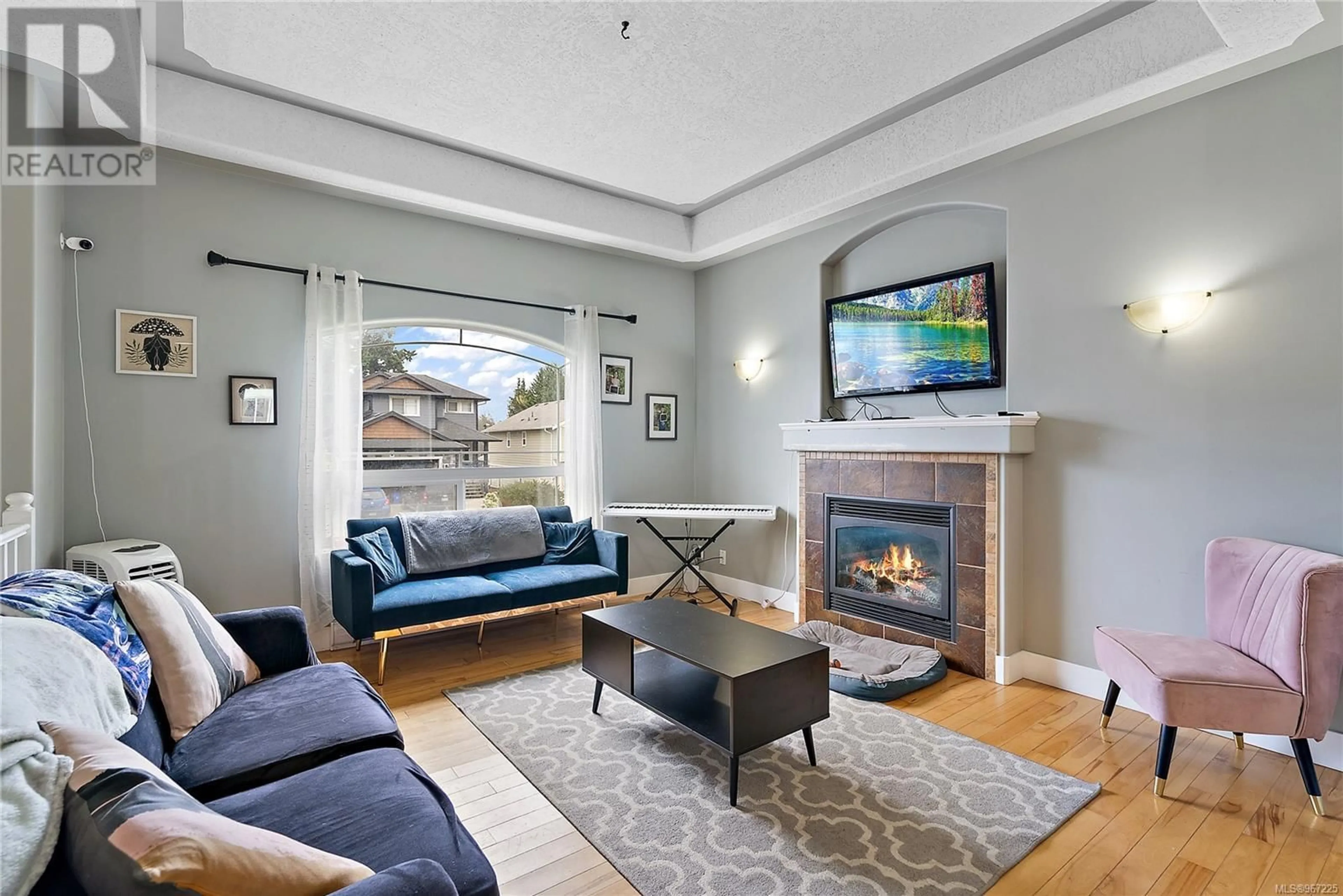 Living room for 2282 Church Hill Dr, Sooke British Columbia V9Z0W3