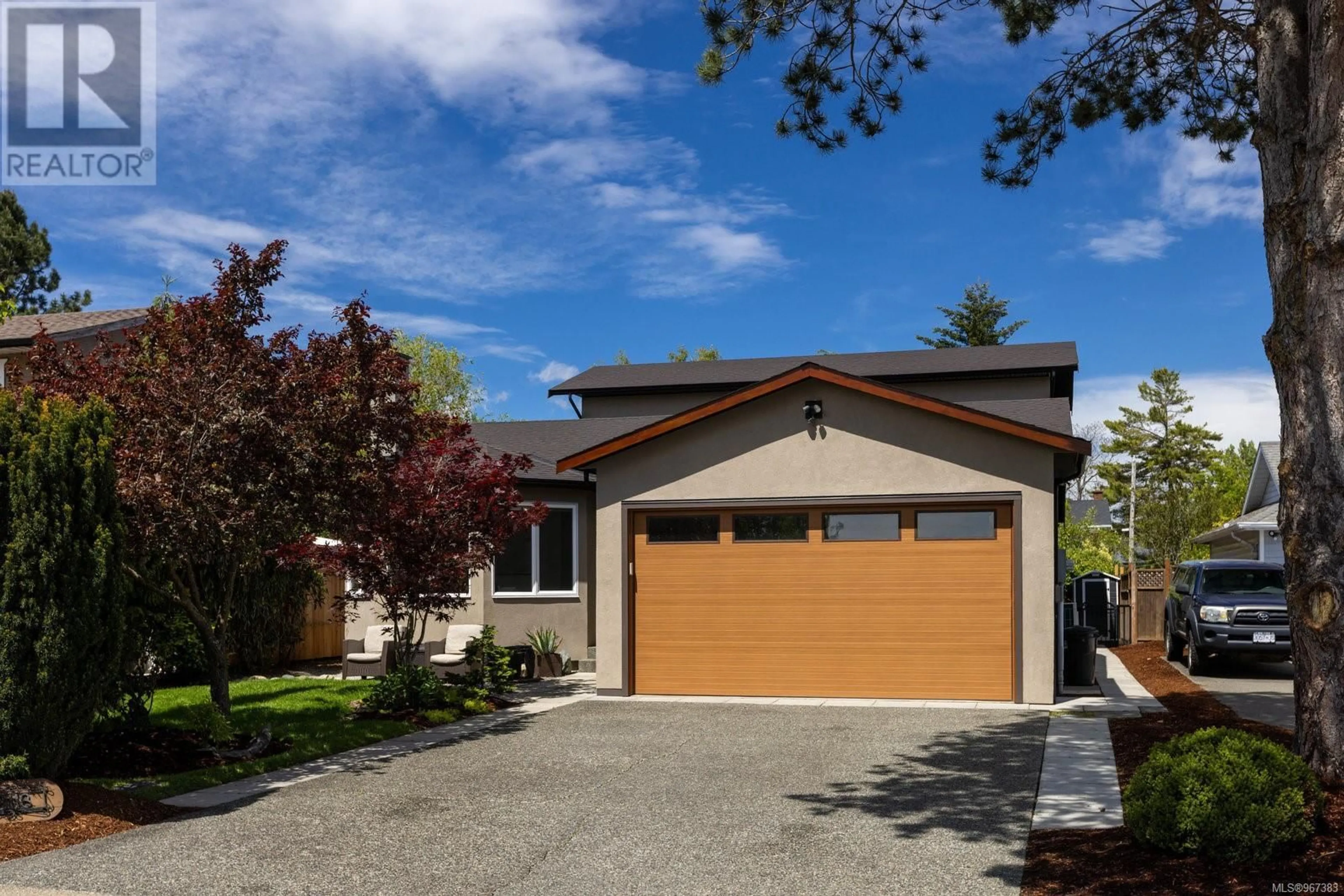 Frontside or backside of a home for 2118 Jahn Pl, Sidney British Columbia V8L5B9