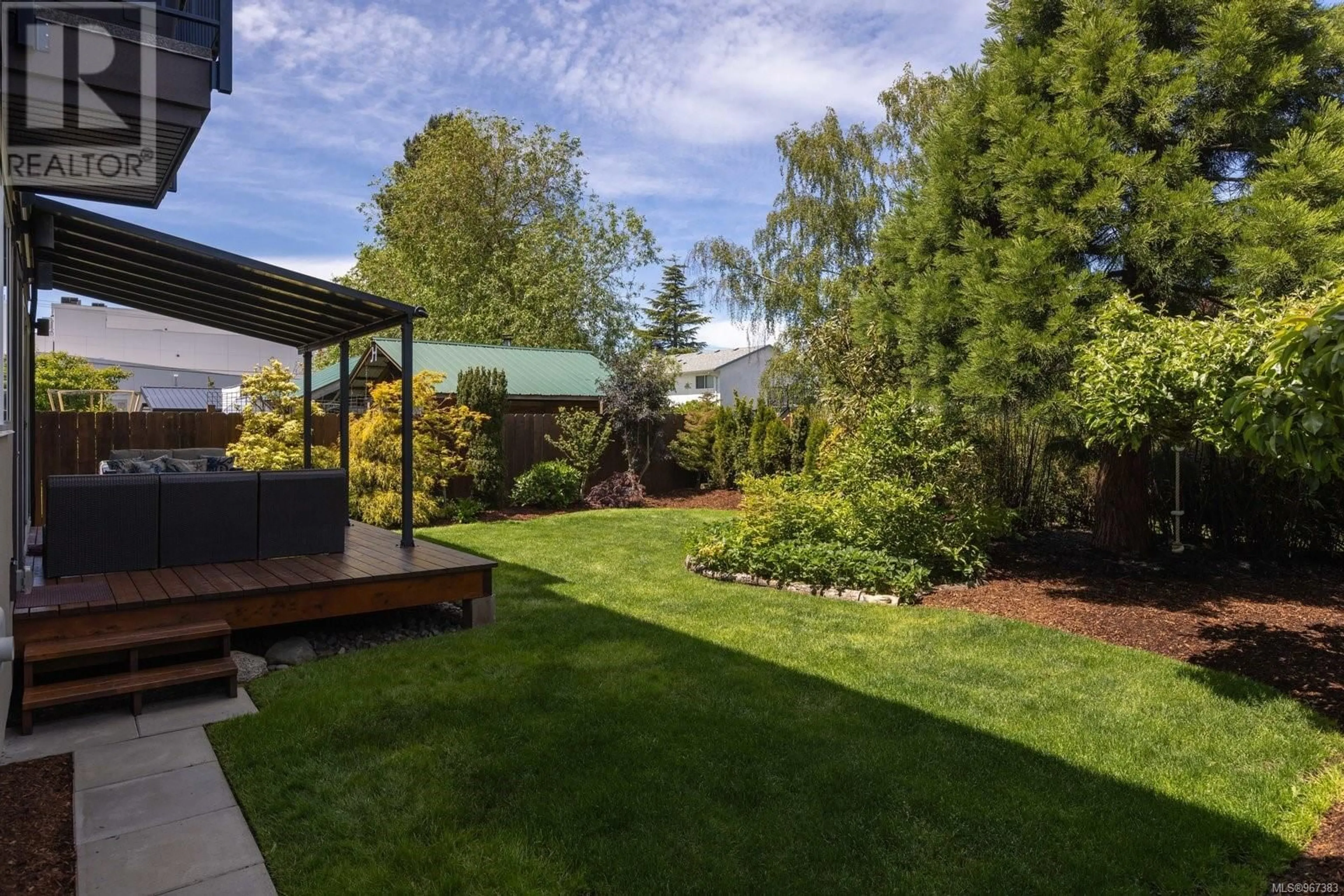 Patio for 2118 Jahn Pl, Sidney British Columbia V8L5B9