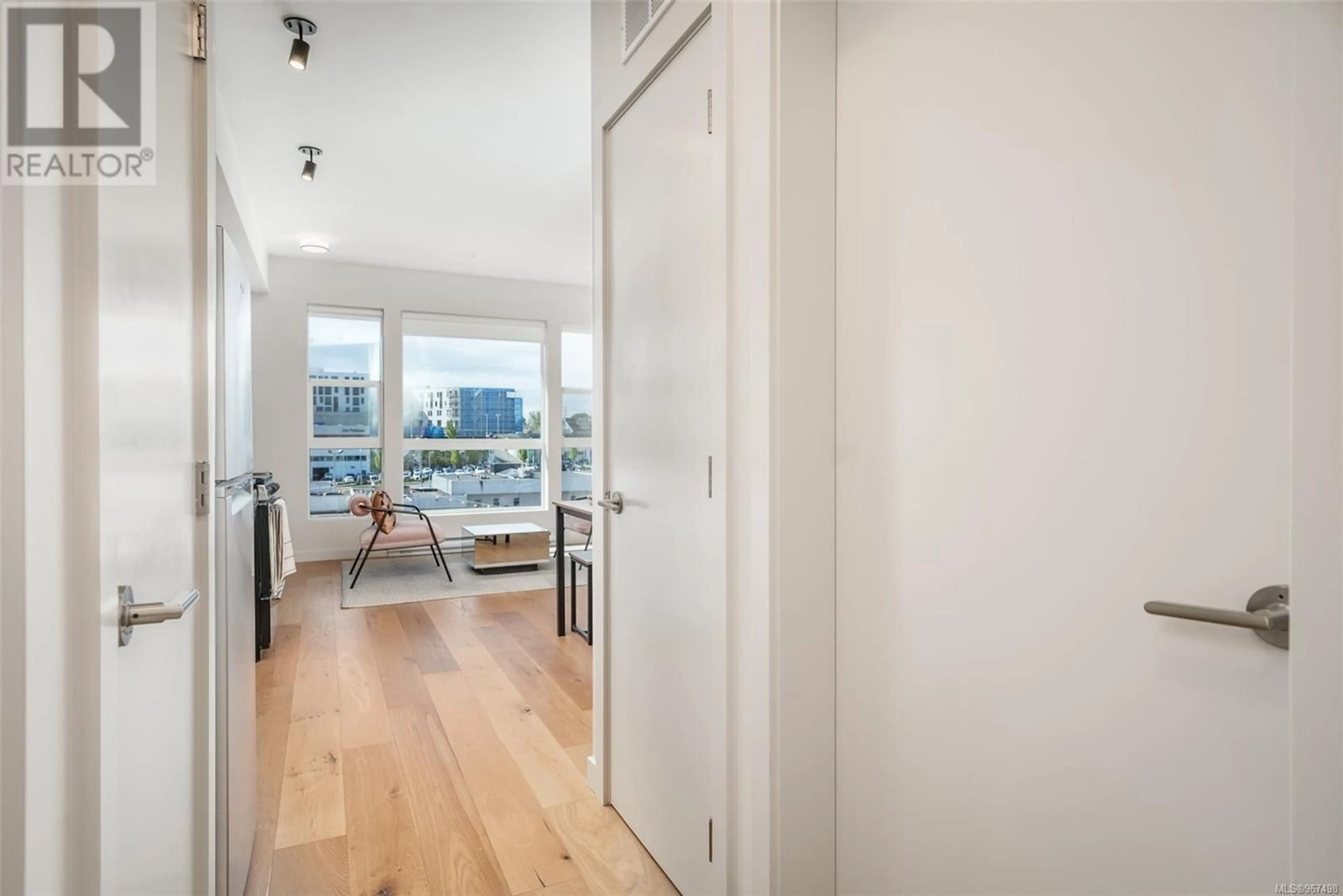 Indoor entryway, wood floors for 611 629 Speed Ave, Victoria British Columbia V8Z1A5