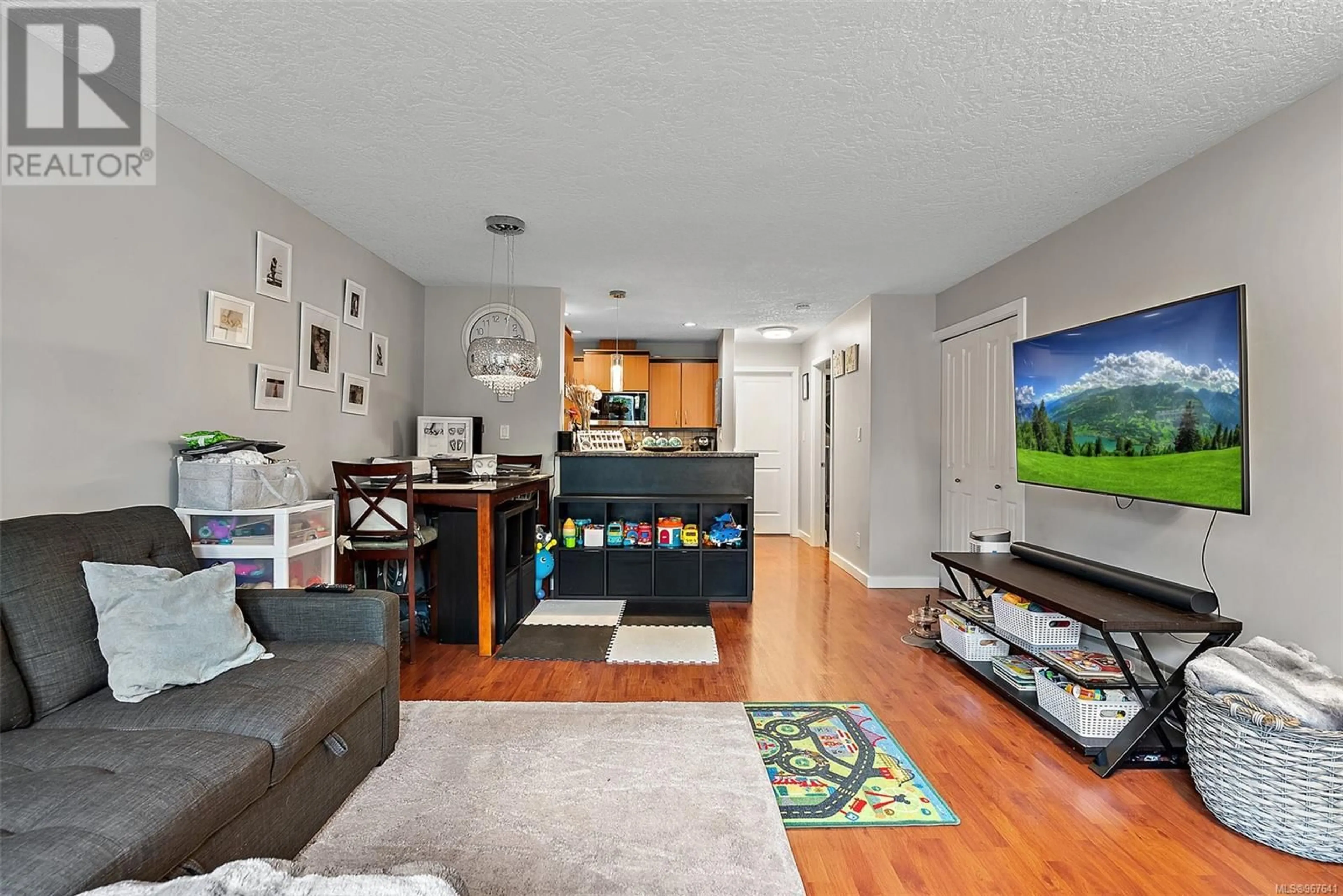 Living room for 108 820 Brock Ave, Langford British Columbia V9B0B8