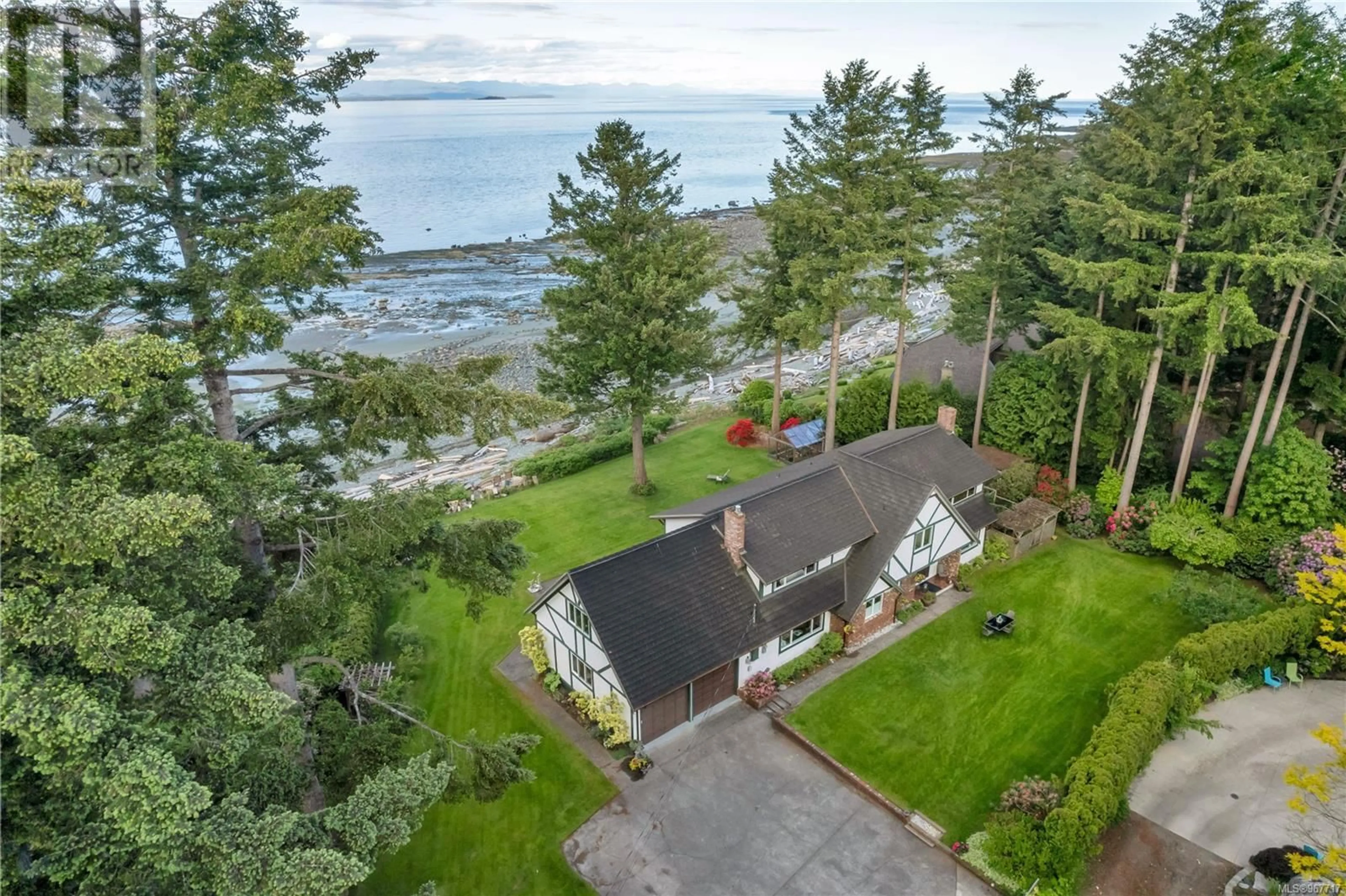 Cottage for 3752 Ocean Grove Rd, Campbell River British Columbia V9W1E8