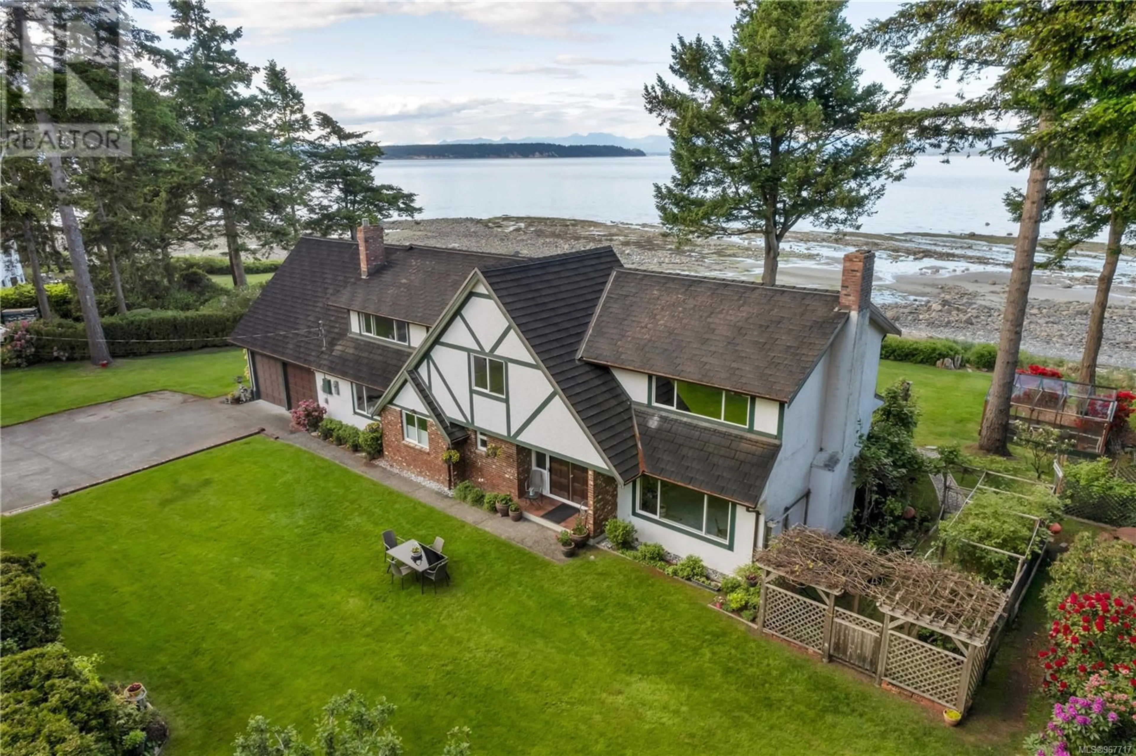 Cottage for 3752 Ocean Grove Rd, Campbell River British Columbia V9W1E8