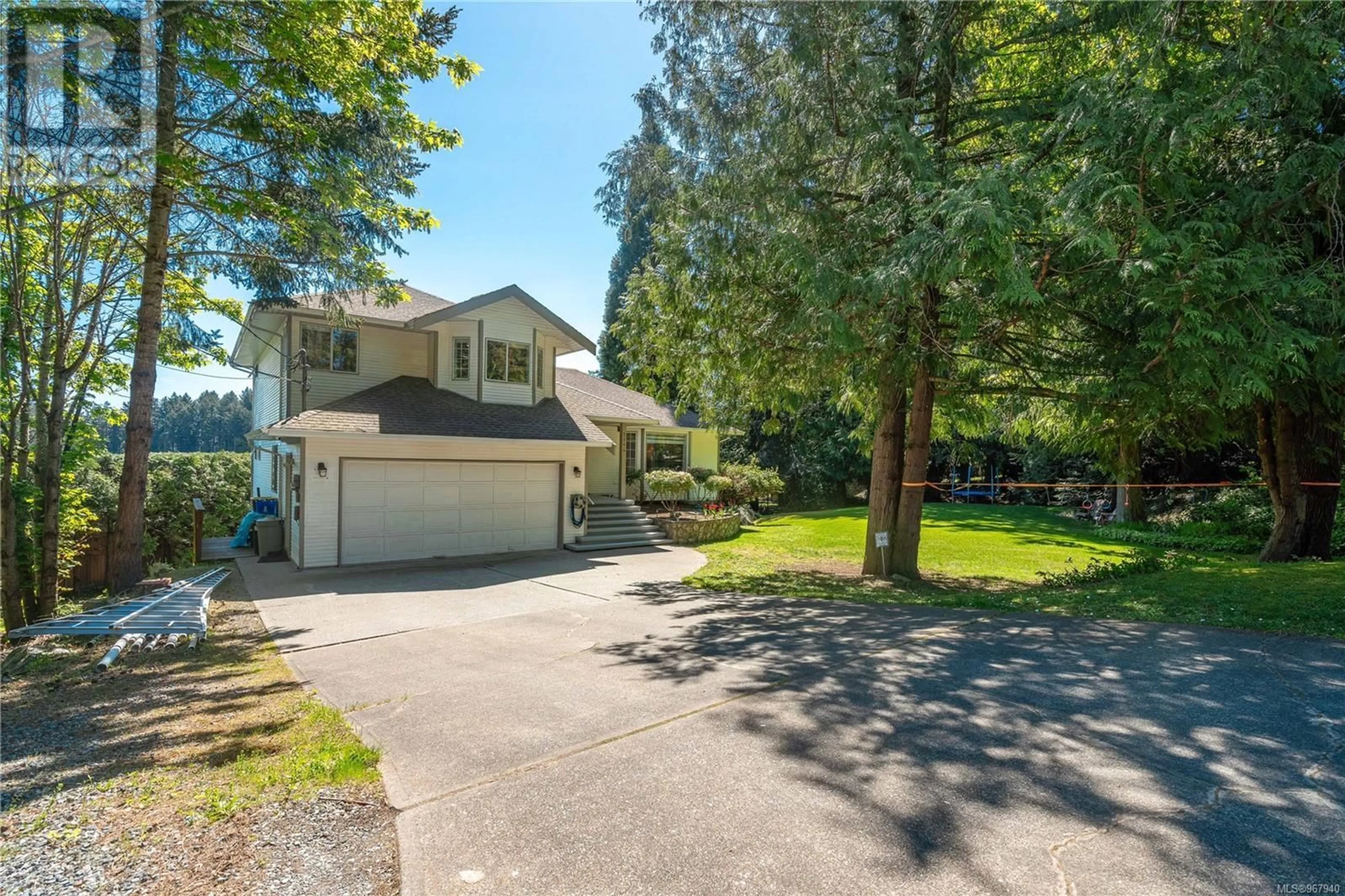 Frontside or backside of a home for 2114 Trident Pl, North Saanich British Columbia V8L5J4