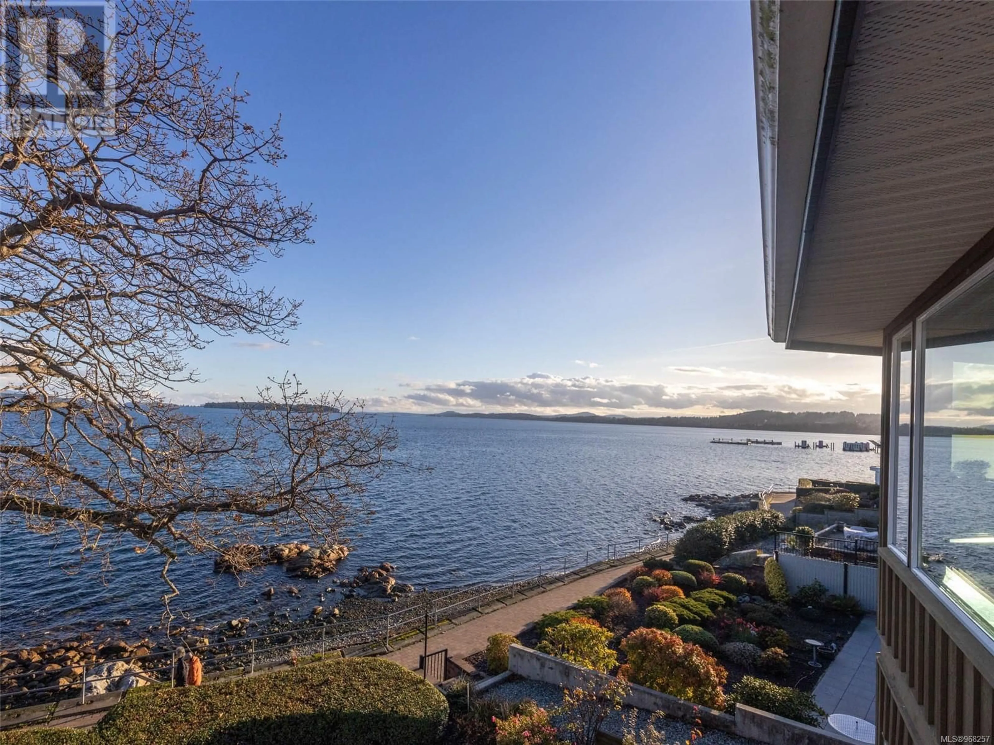 Lakeview for 6 9675 First St, Sidney British Columbia V8L3C8