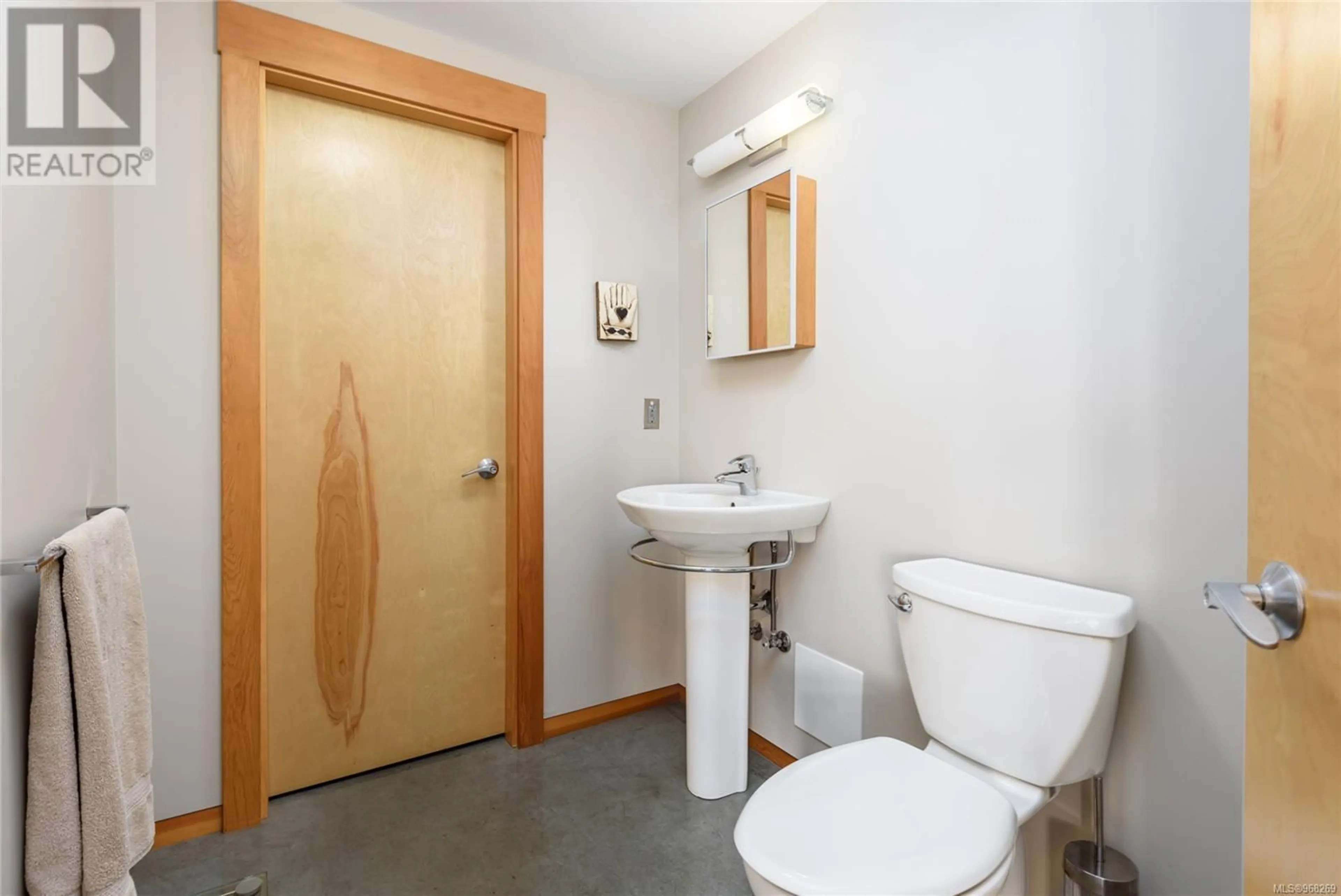 Standard bathroom, unknown for 7939 LENWOOD ROAD, Merville British Columbia V0R2M0