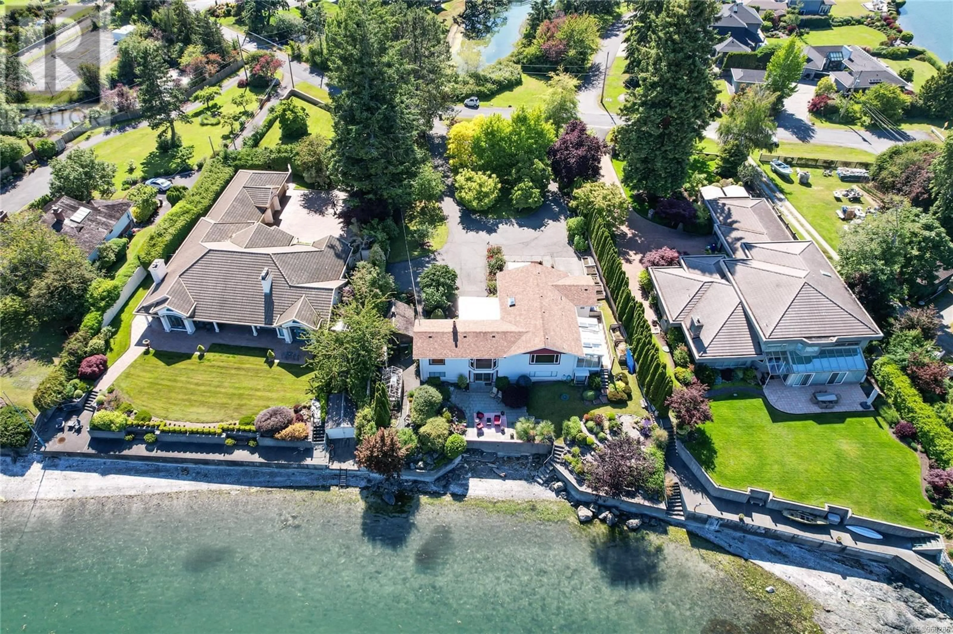 Lakeview for 10655 Blue Heron Rd, North Saanich British Columbia V8L5S6