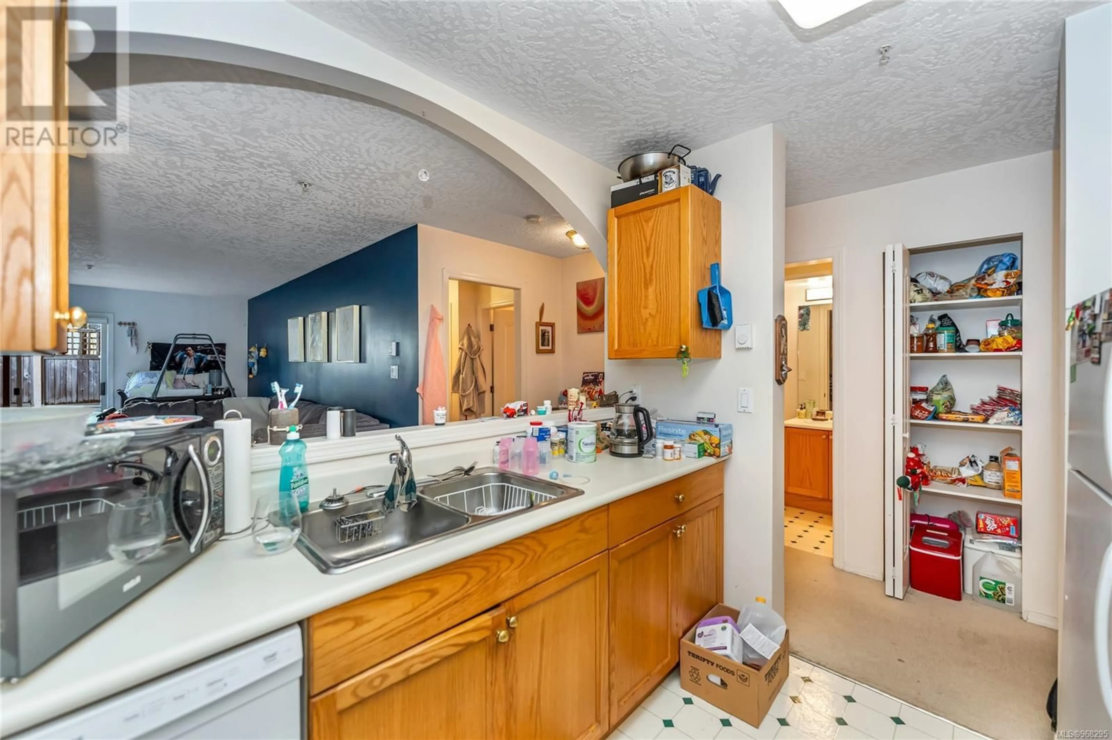 Kitchen for 110 330 Brae Rd, Duncan British Columbia V9L3T8