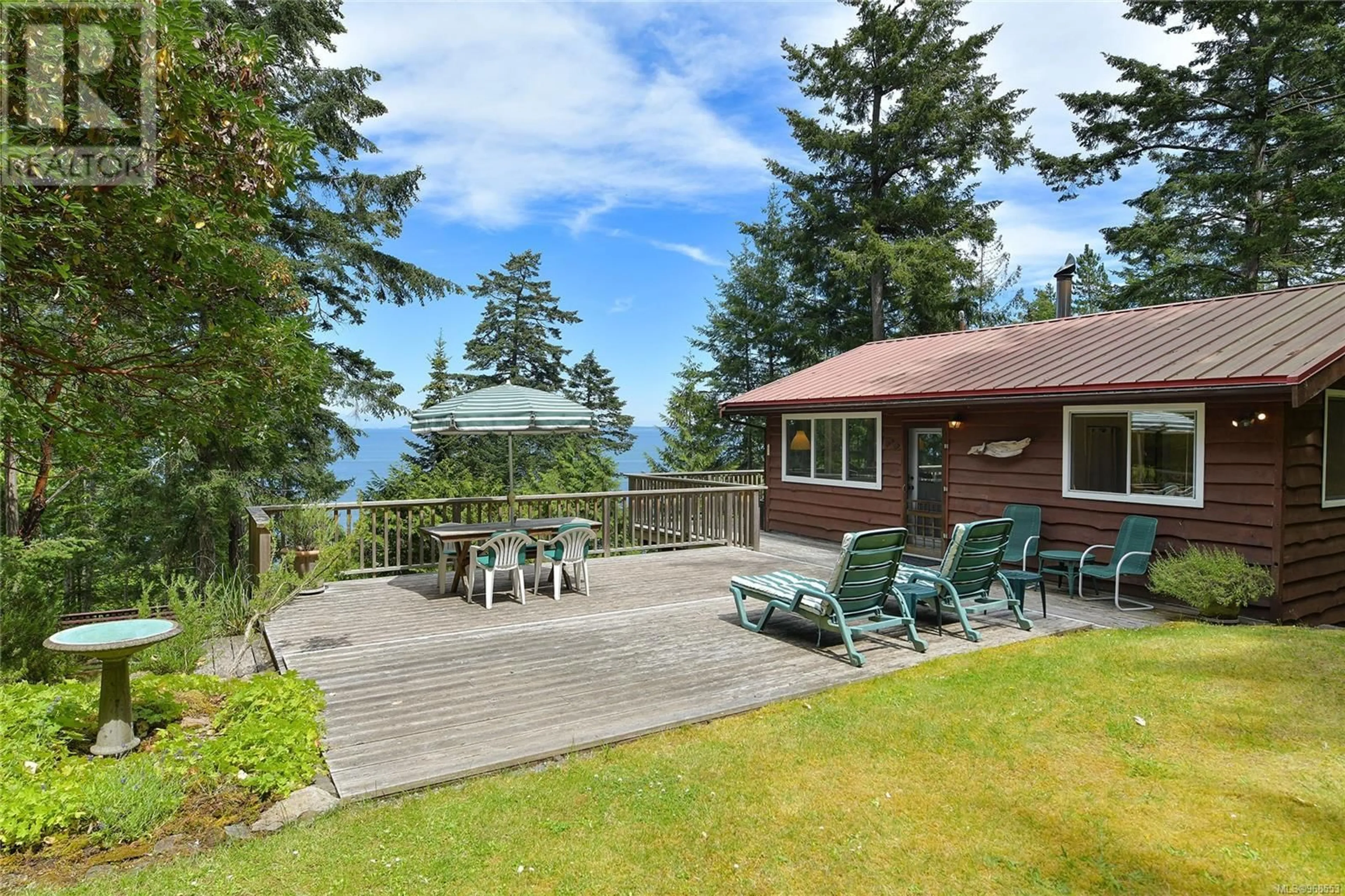 Patio for 646 Edith Point Rd, Mayne Island British Columbia V0N2J1