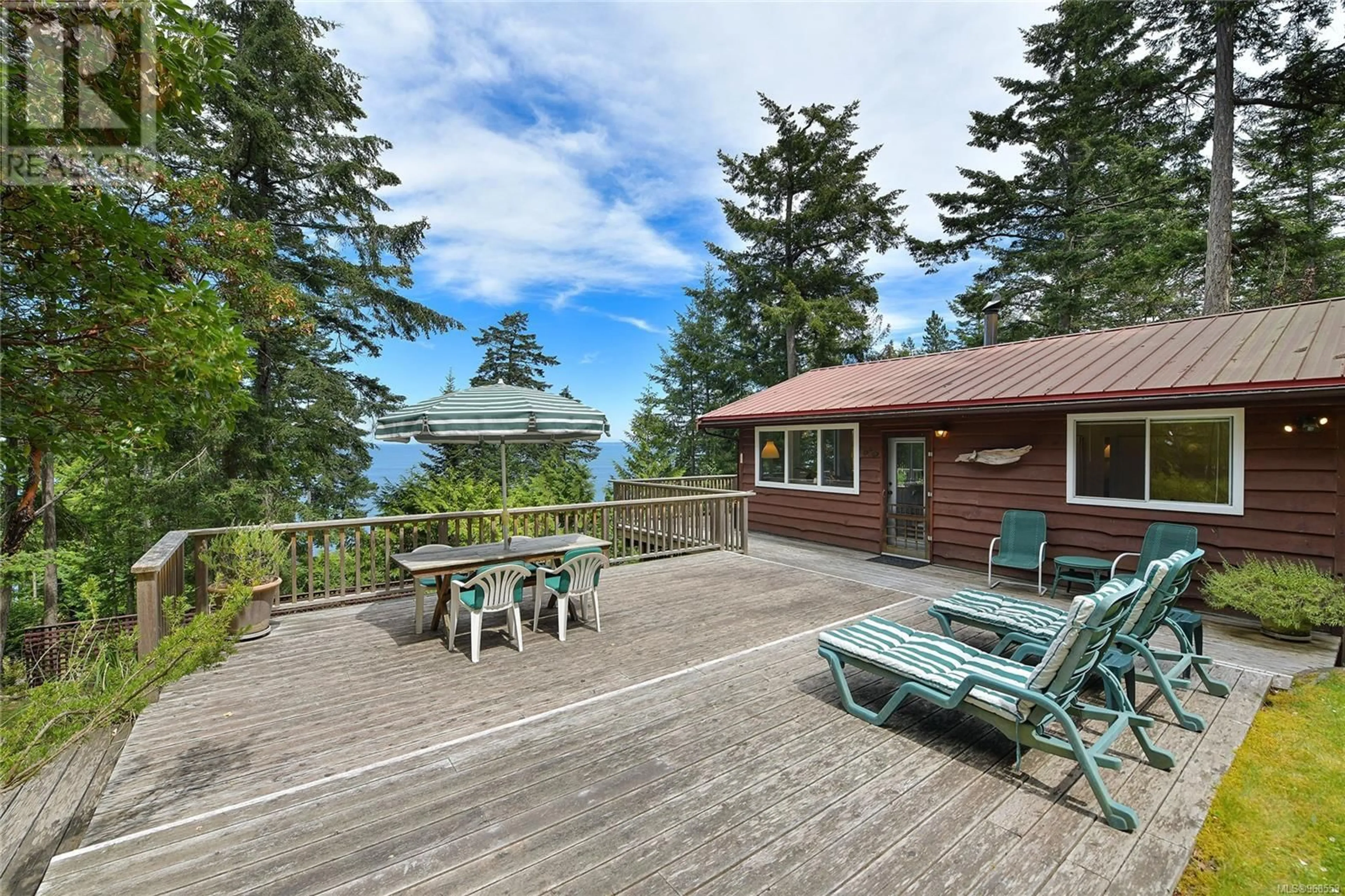 Patio for 646 Edith Point Rd, Mayne Island British Columbia V0N2J1