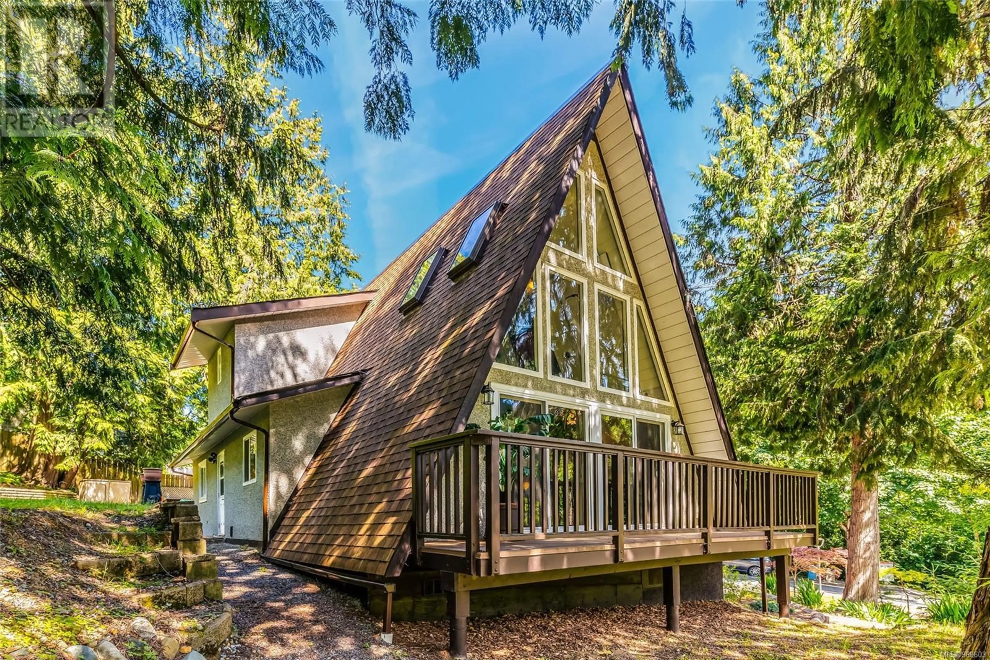 Cottage for 21 Summit Dr, Nanaimo British Columbia V9T5R4