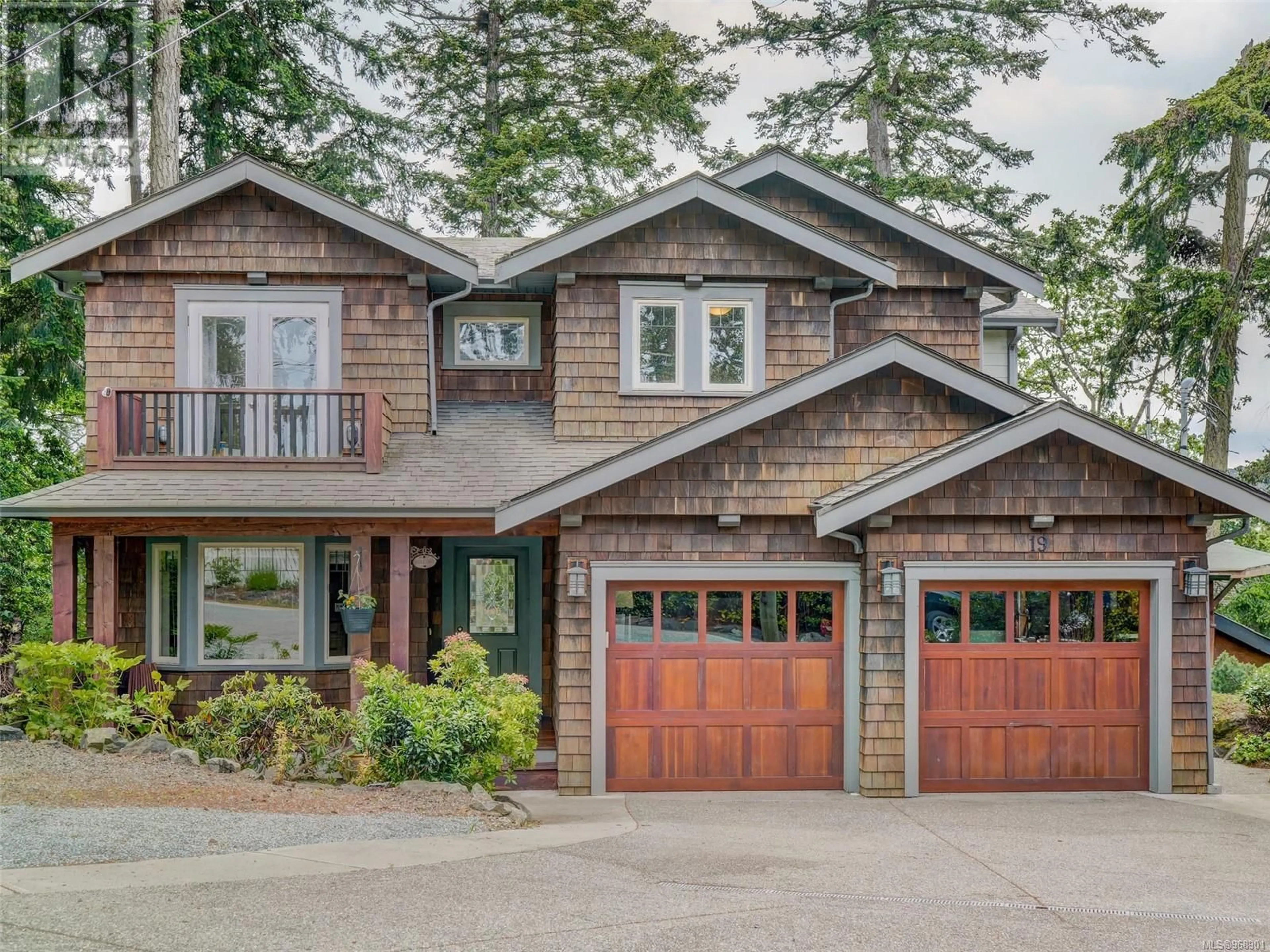 Frontside or backside of a home for 19 Highbank Rd, View Royal British Columbia V9B1V3