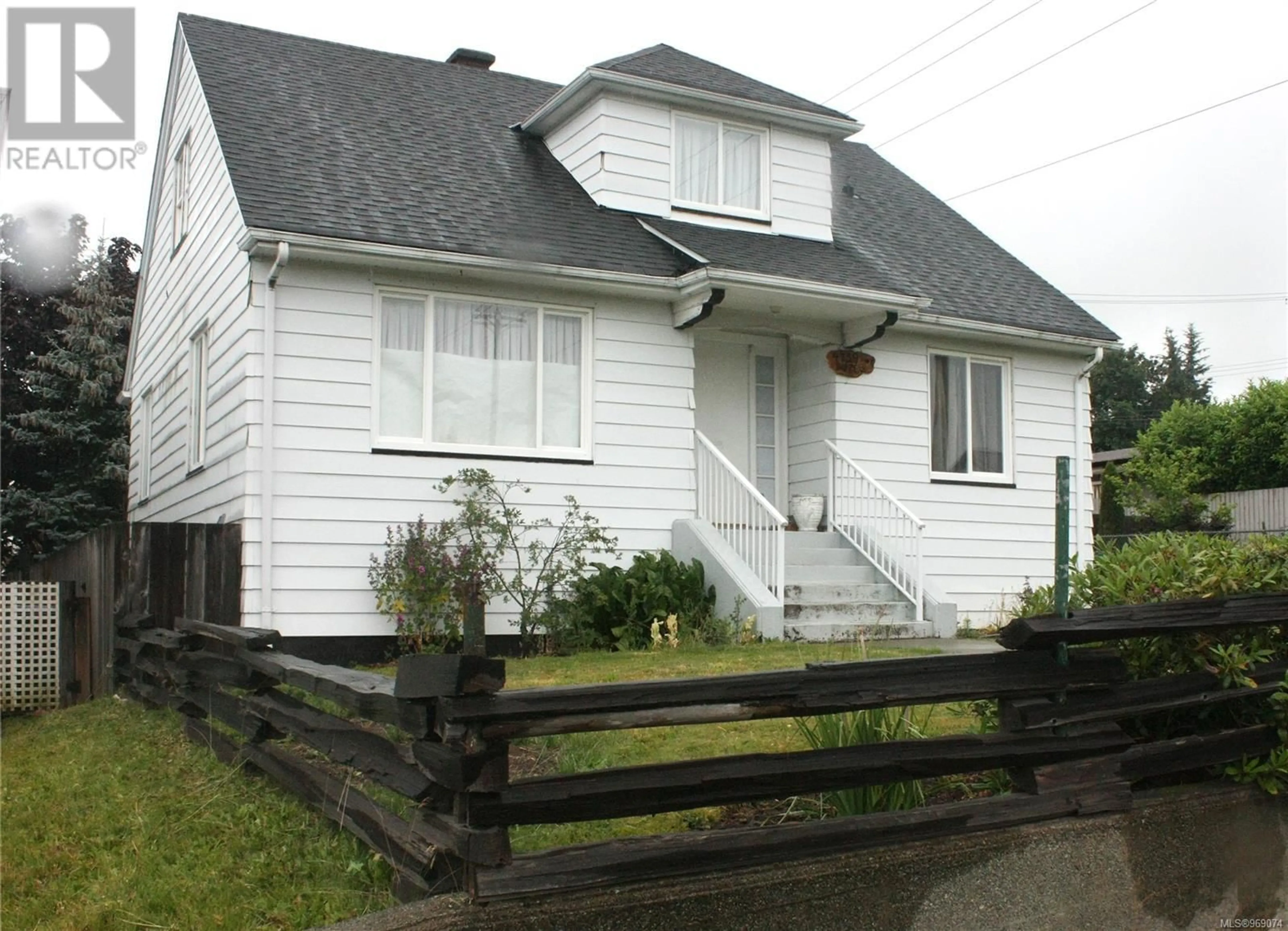 Frontside or backside of a home for 4759 Bute St, Port Alberni British Columbia V9Y3M6
