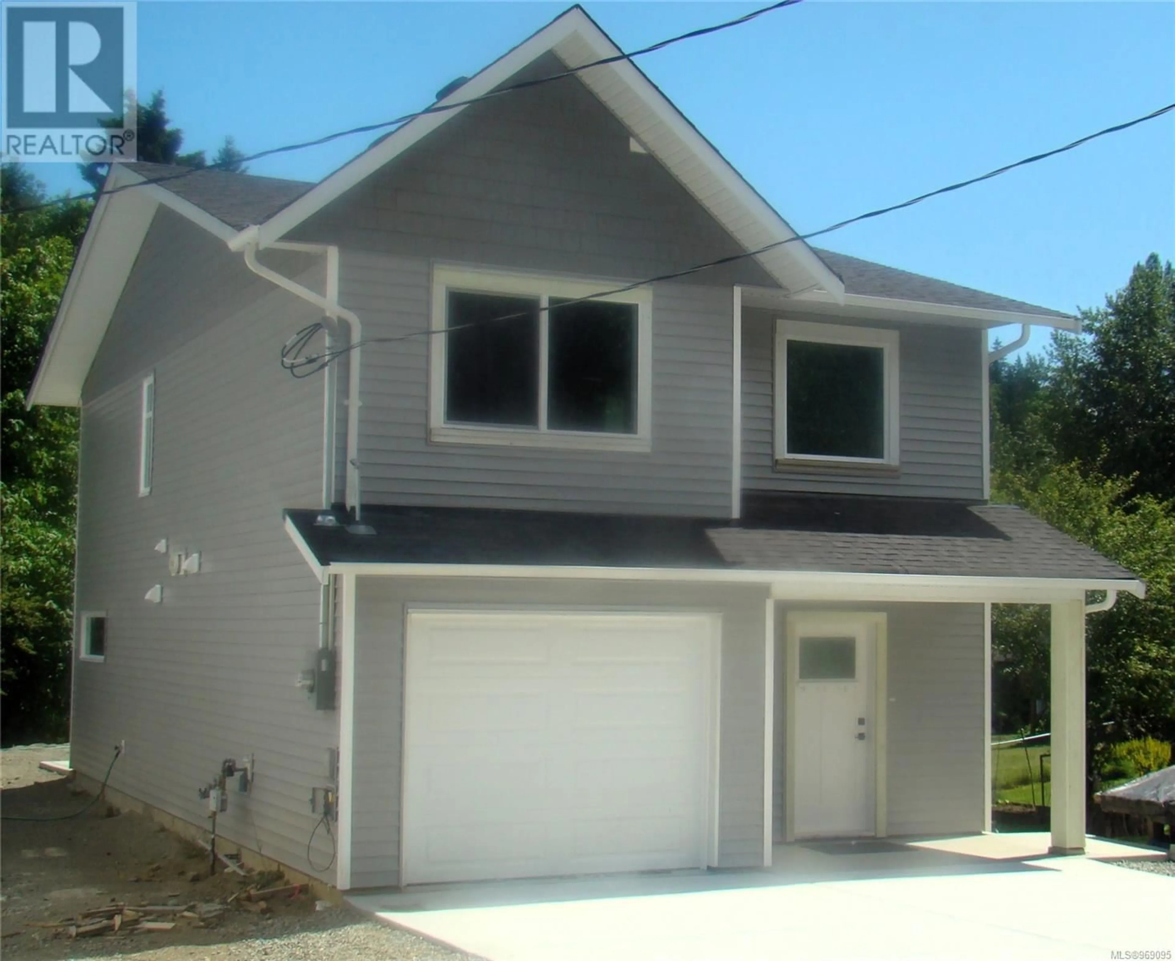 Frontside or backside of a home for 976 Bruce Ave, Nanaimo British Columbia V9R4A3