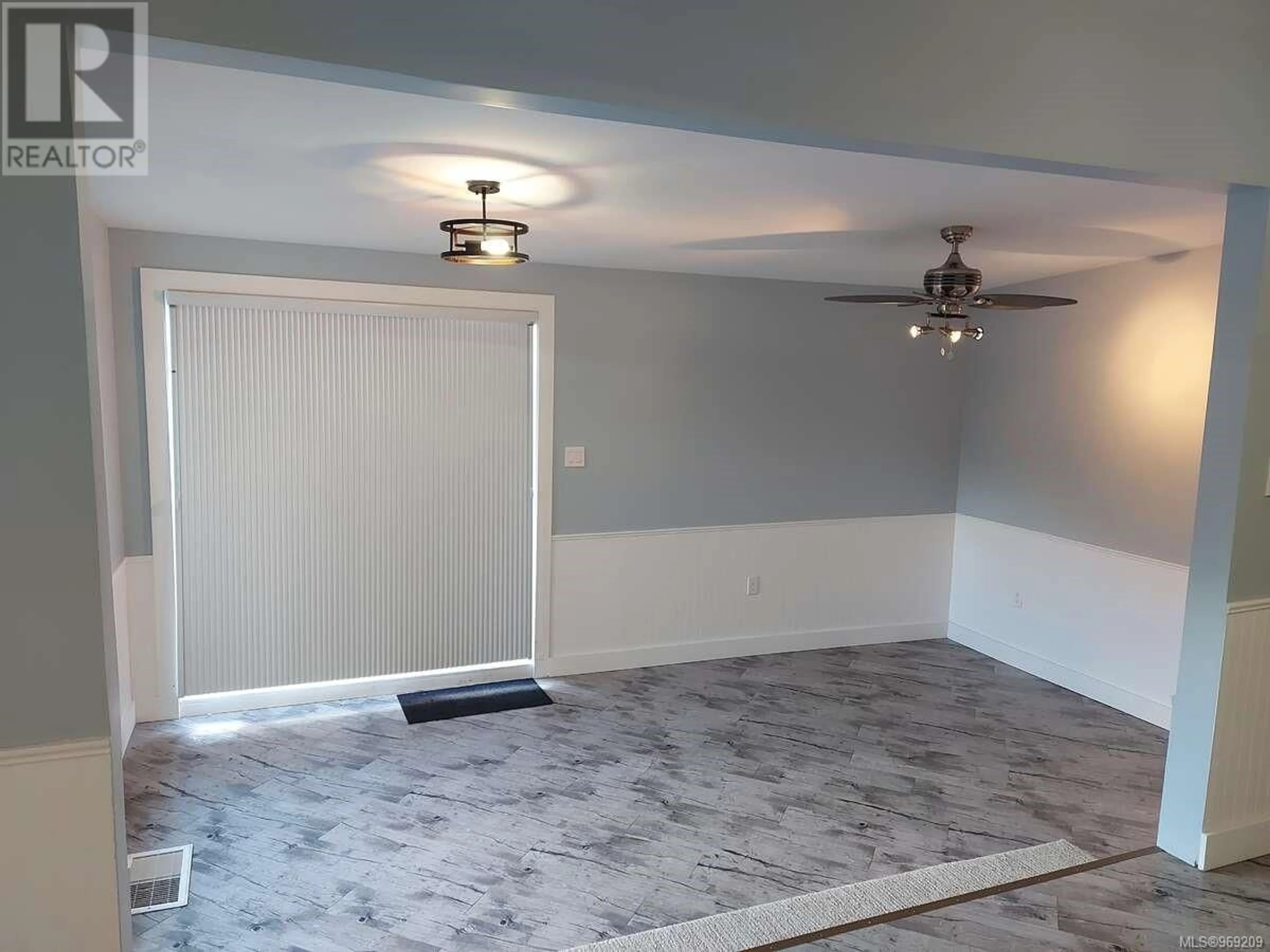 A pic of a room, carpet floors for 14 4837 Roger St, Port Alberni British Columbia V9Y3Z1