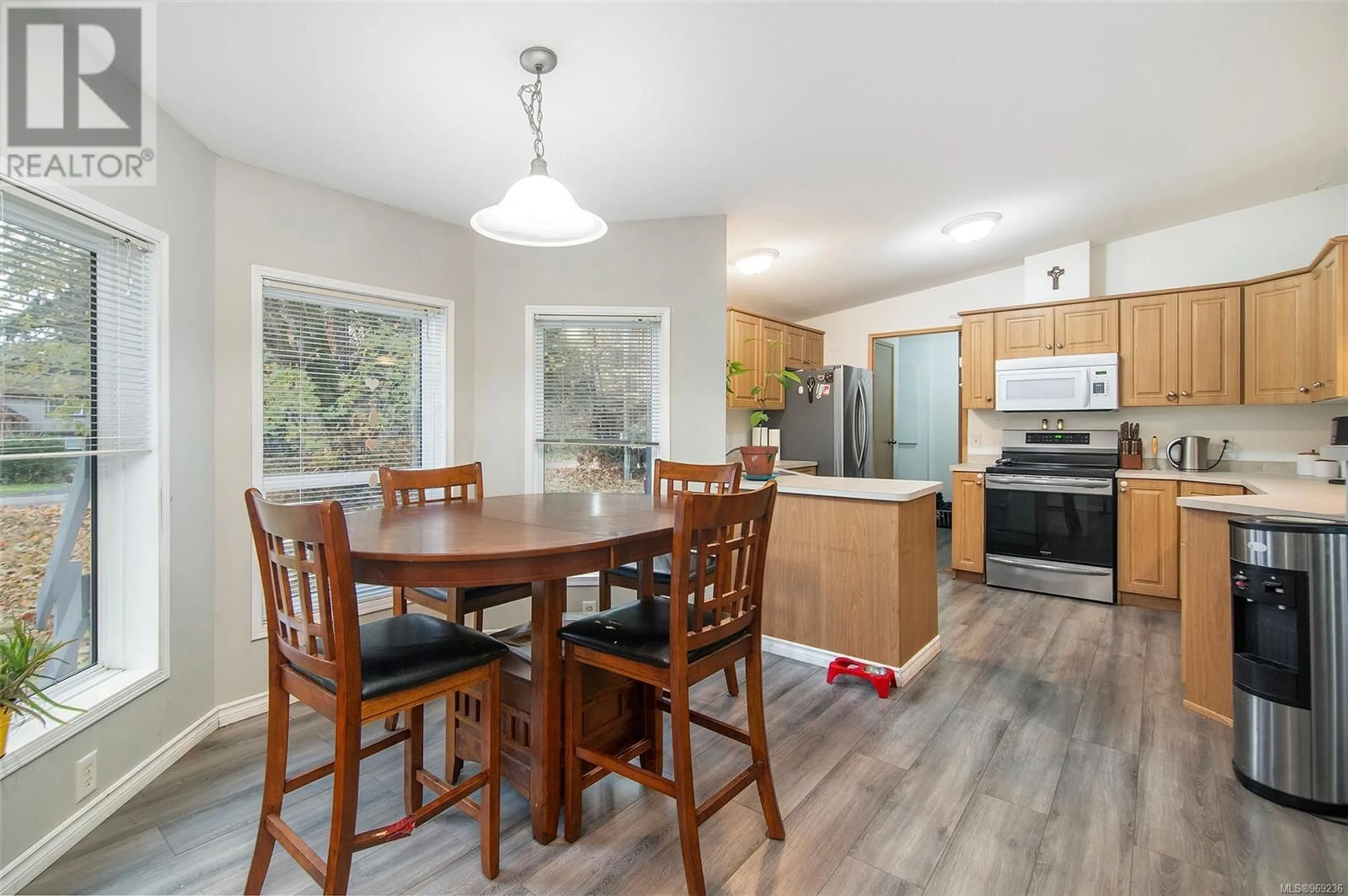 Standard kitchen for 2496 GLENMORE Rd, Campbell River British Columbia V9H1C9