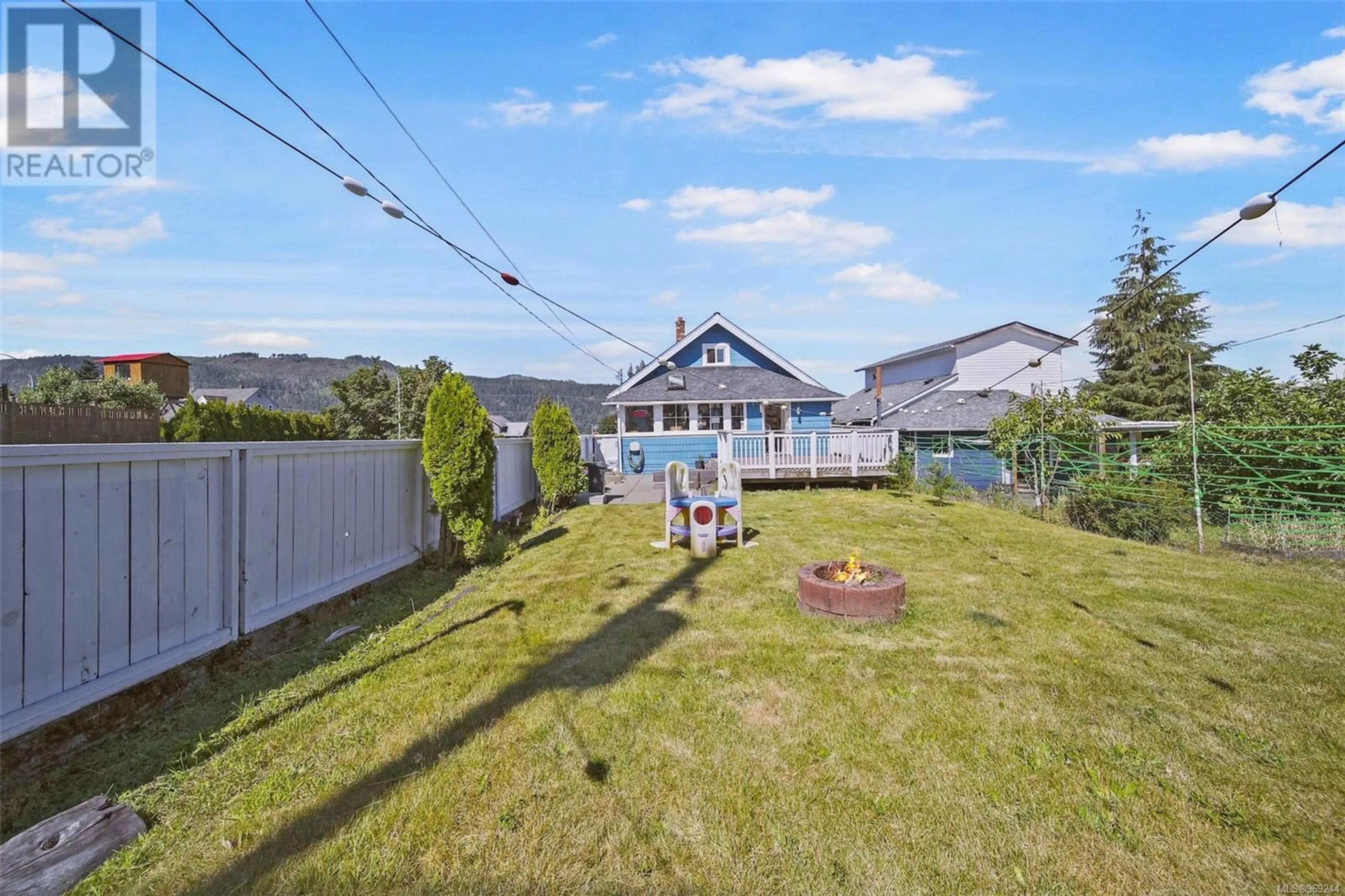 Fenced yard for 2907 2nd Ave, Port Alberni British Columbia V9Y1Z3