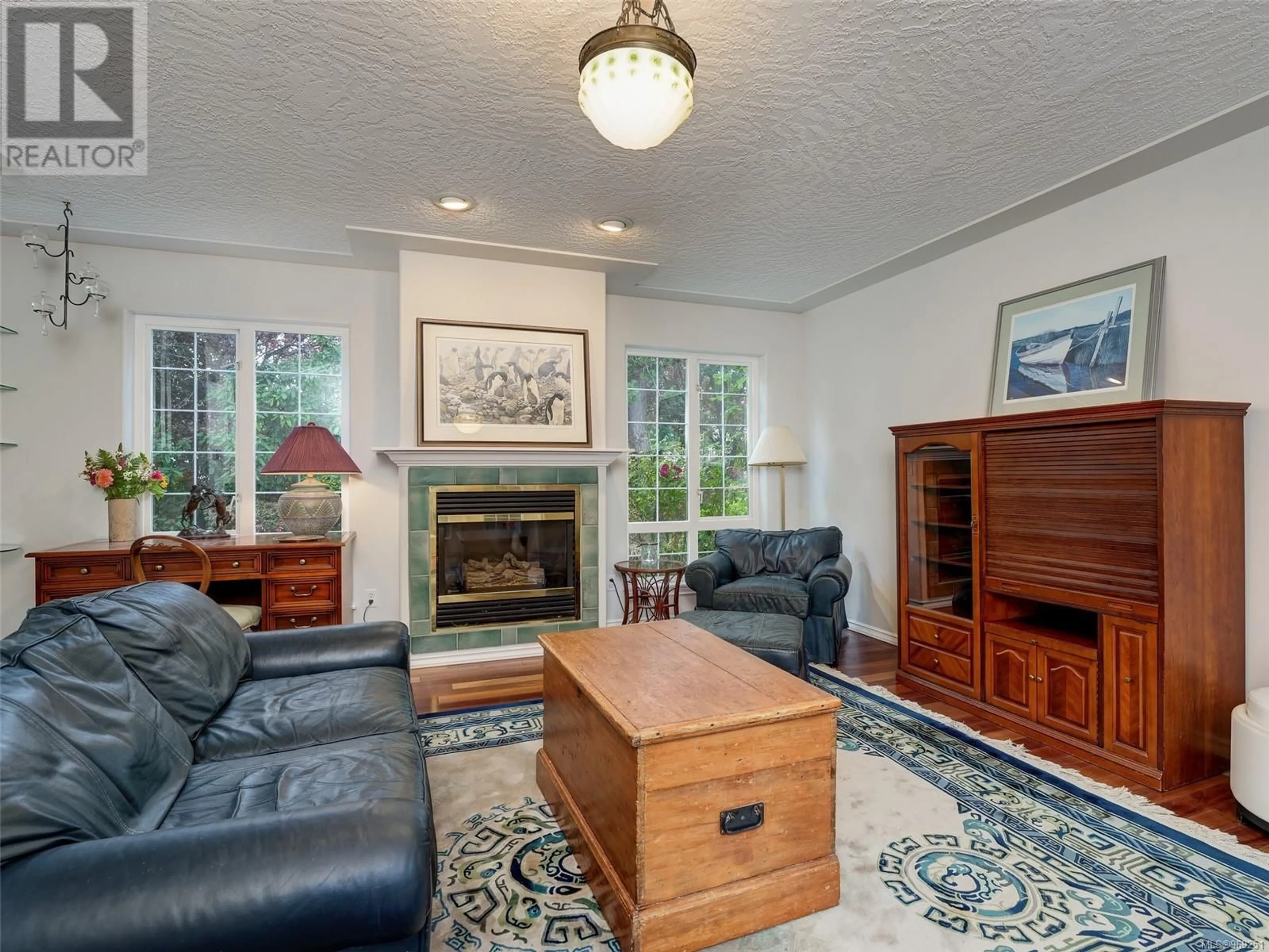 Living room for A 10369 Resthaven Dr, Sidney British Columbia V8L2R1