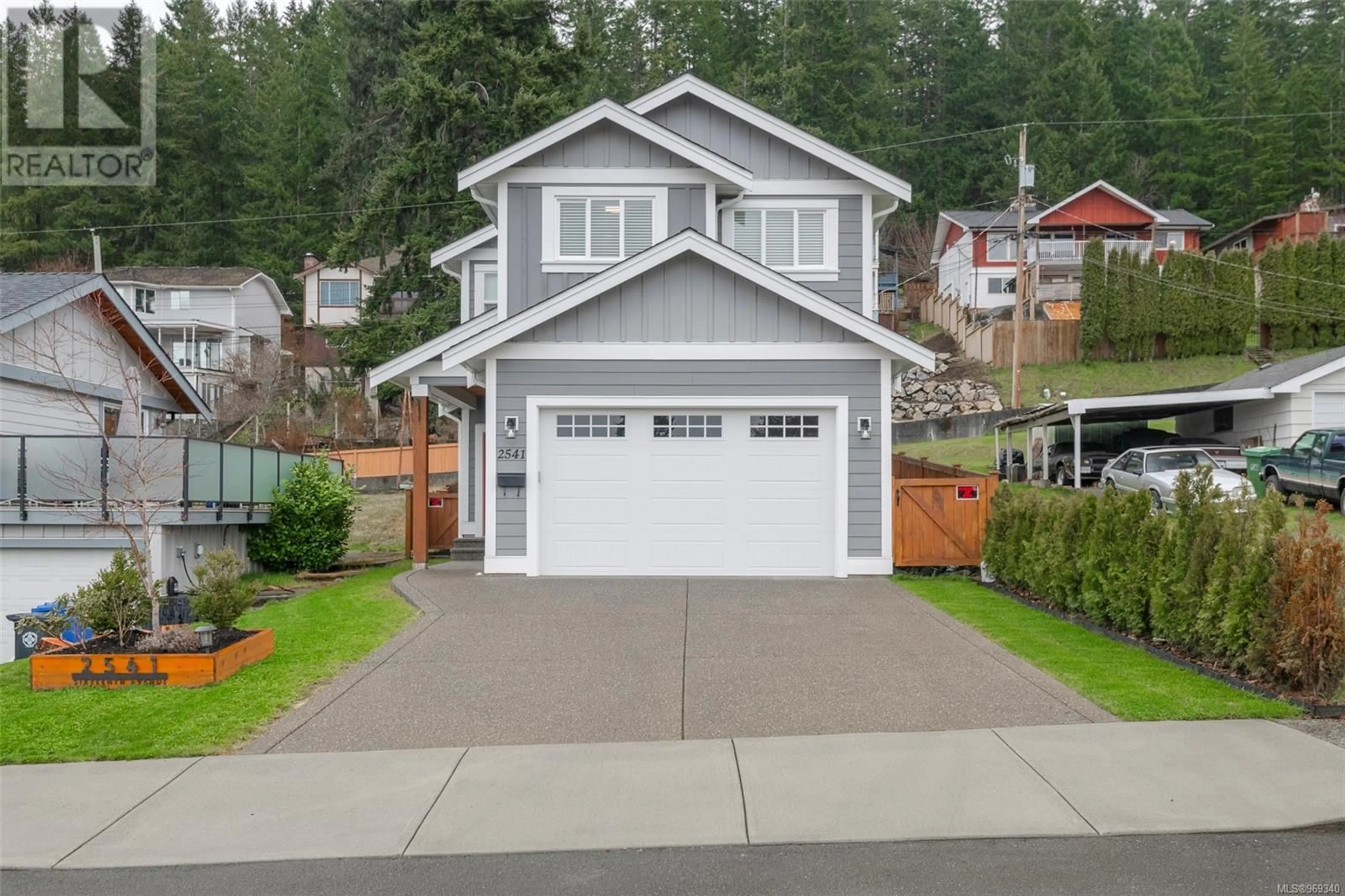 Frontside or backside of a home for 2541 16th Ave, Port Alberni British Columbia V9Y3A4