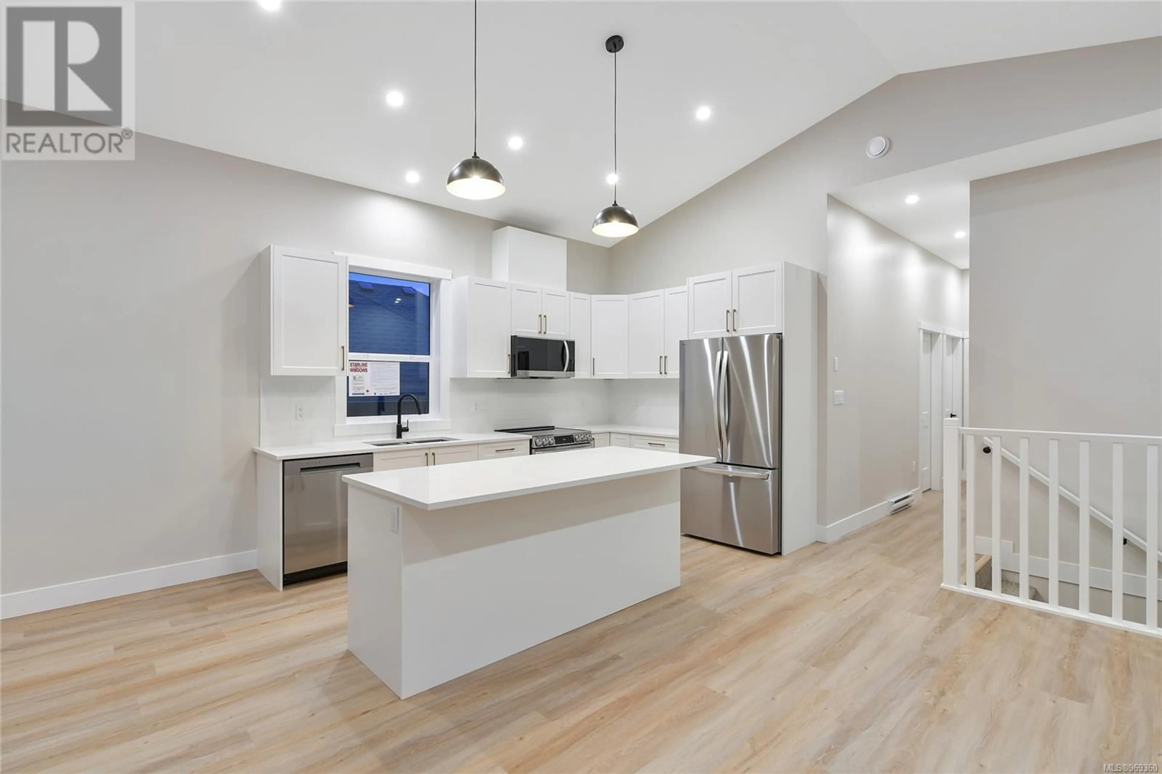 Contemporary kitchen for 2104 LONGSPUR Dr, Langford British Columbia V9B0E7