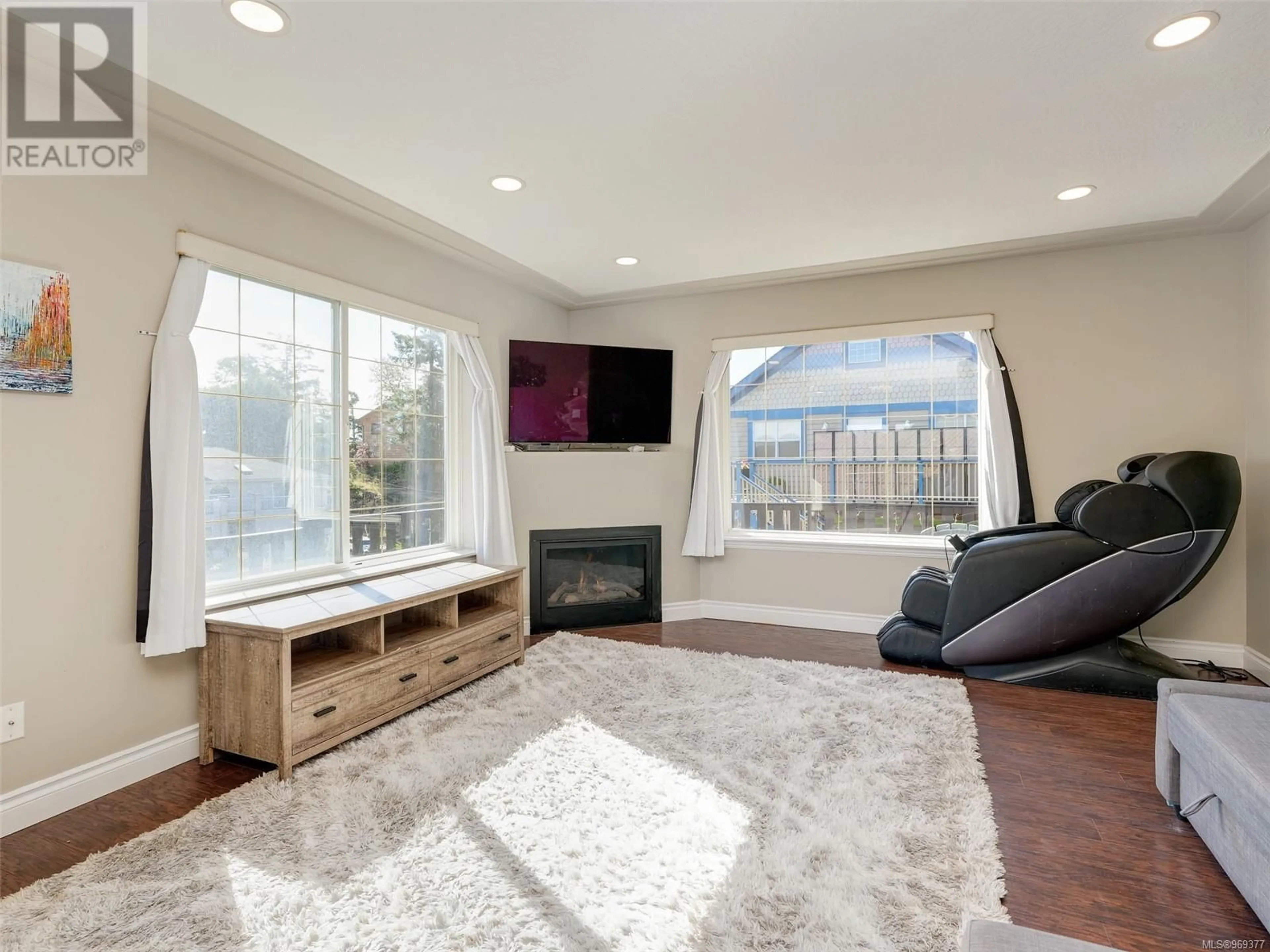 Living room, wood floors for 2422 Prospector Way, Langford British Columbia V9B5X6