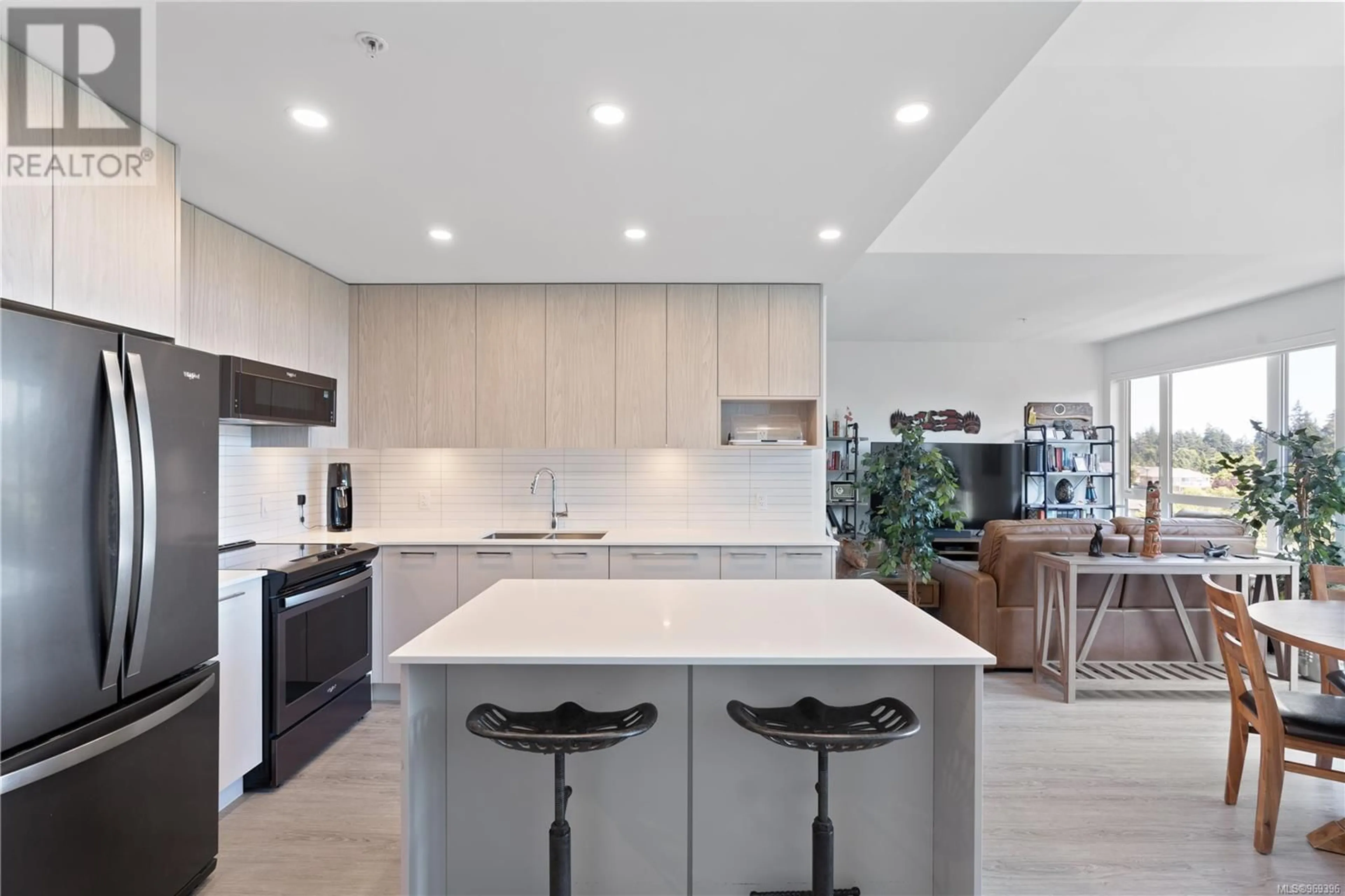 Contemporary kitchen for 509 940 reunion Ave, Langford British Columbia V9B3Y7