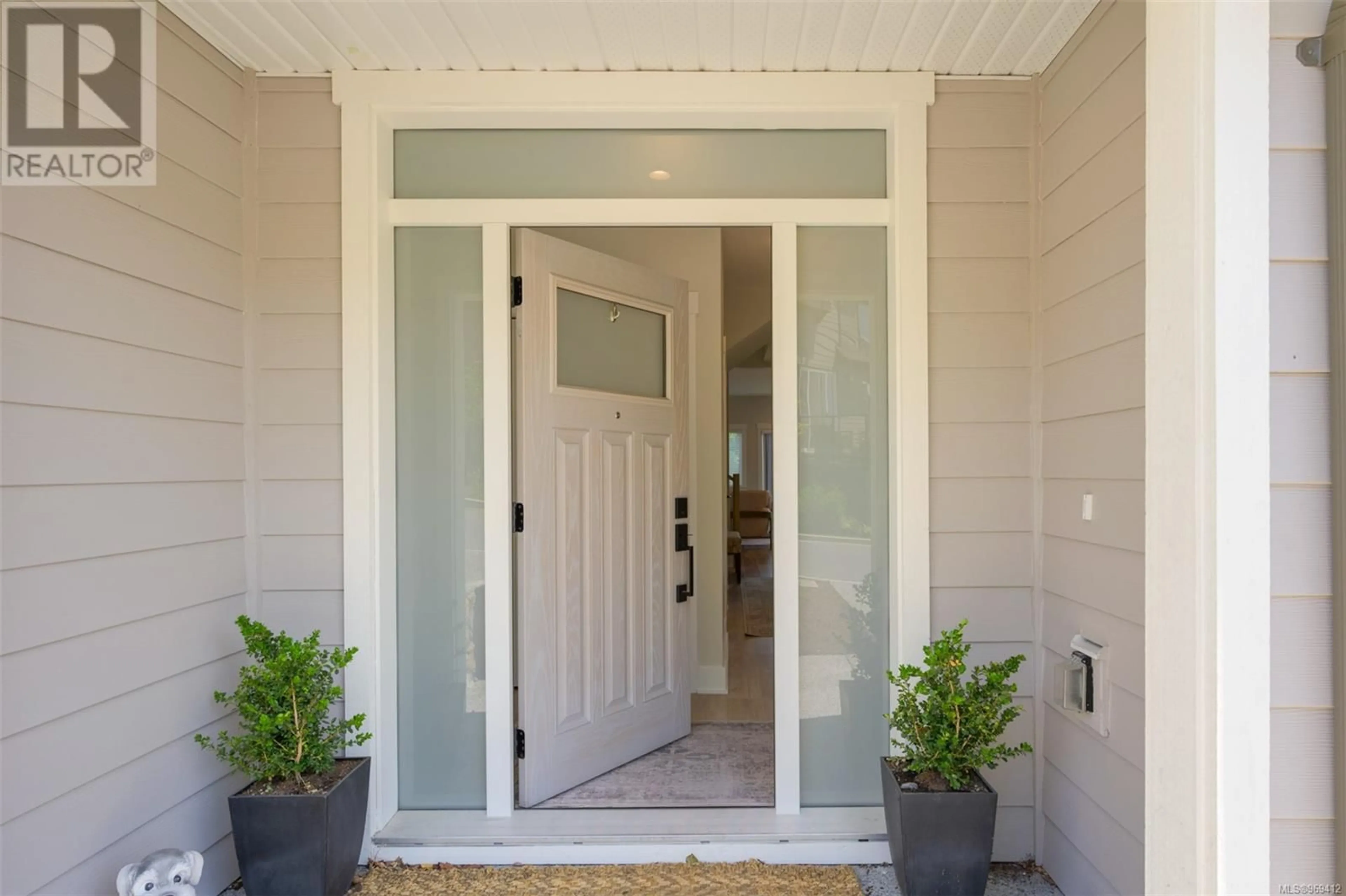 Indoor entryway for 1119 Moonstone Loop, Langford British Columbia V9B0Y6