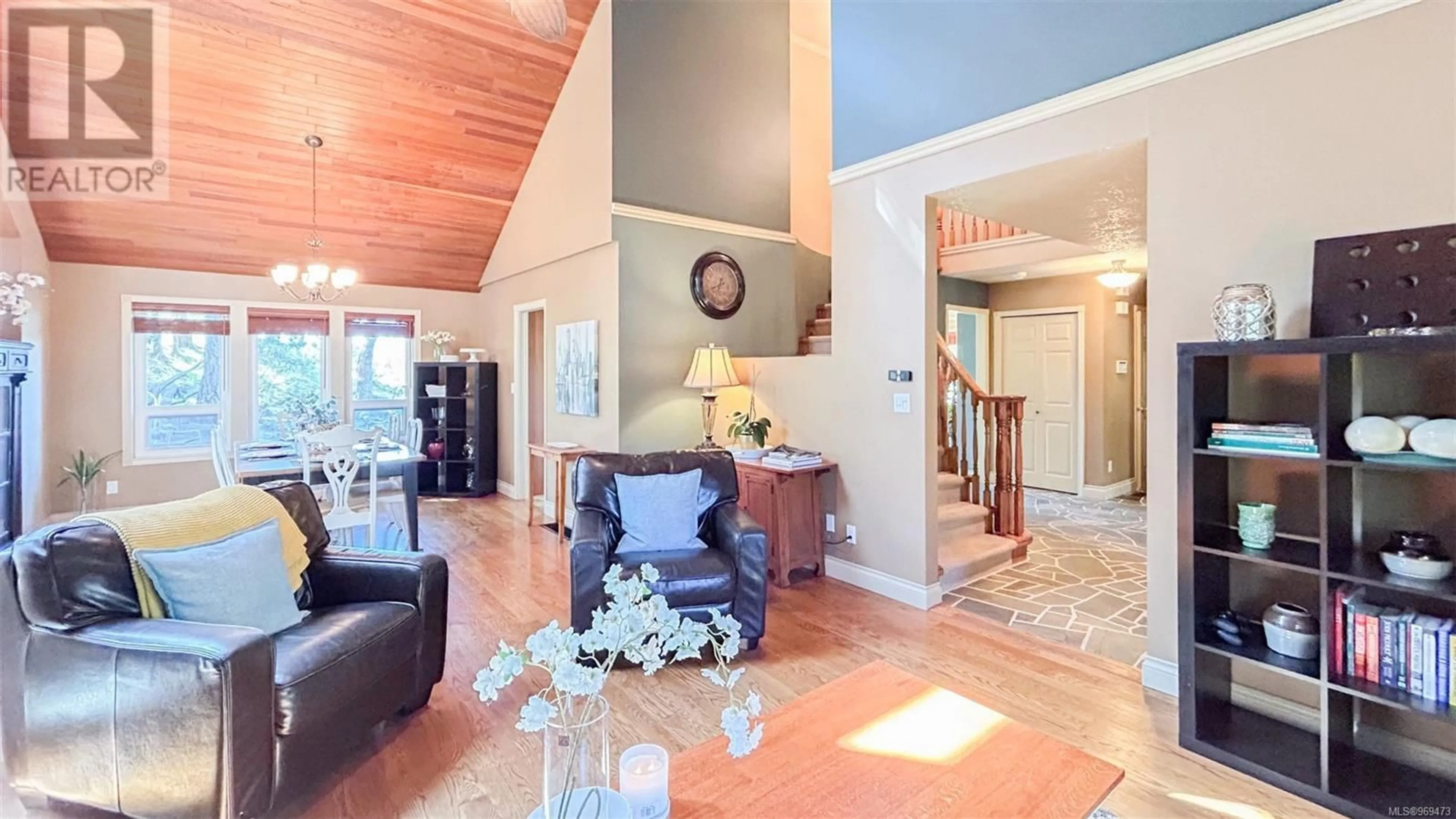 Indoor foyer for 880 Hackamore Dr, Metchosin British Columbia V9C4A3