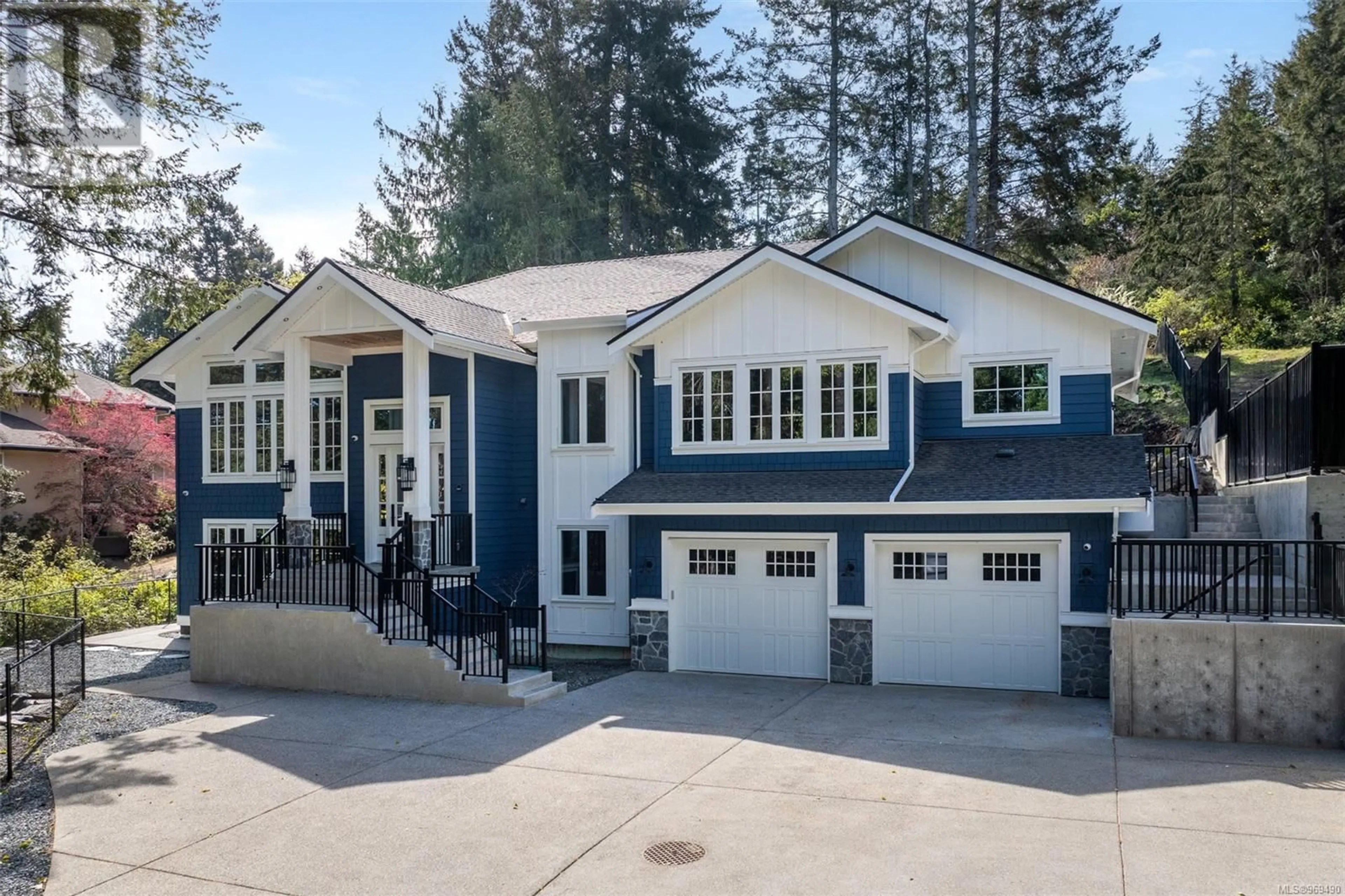 Frontside or backside of a home for 10950 Inwood Rd, North Saanich British Columbia V8L5H9