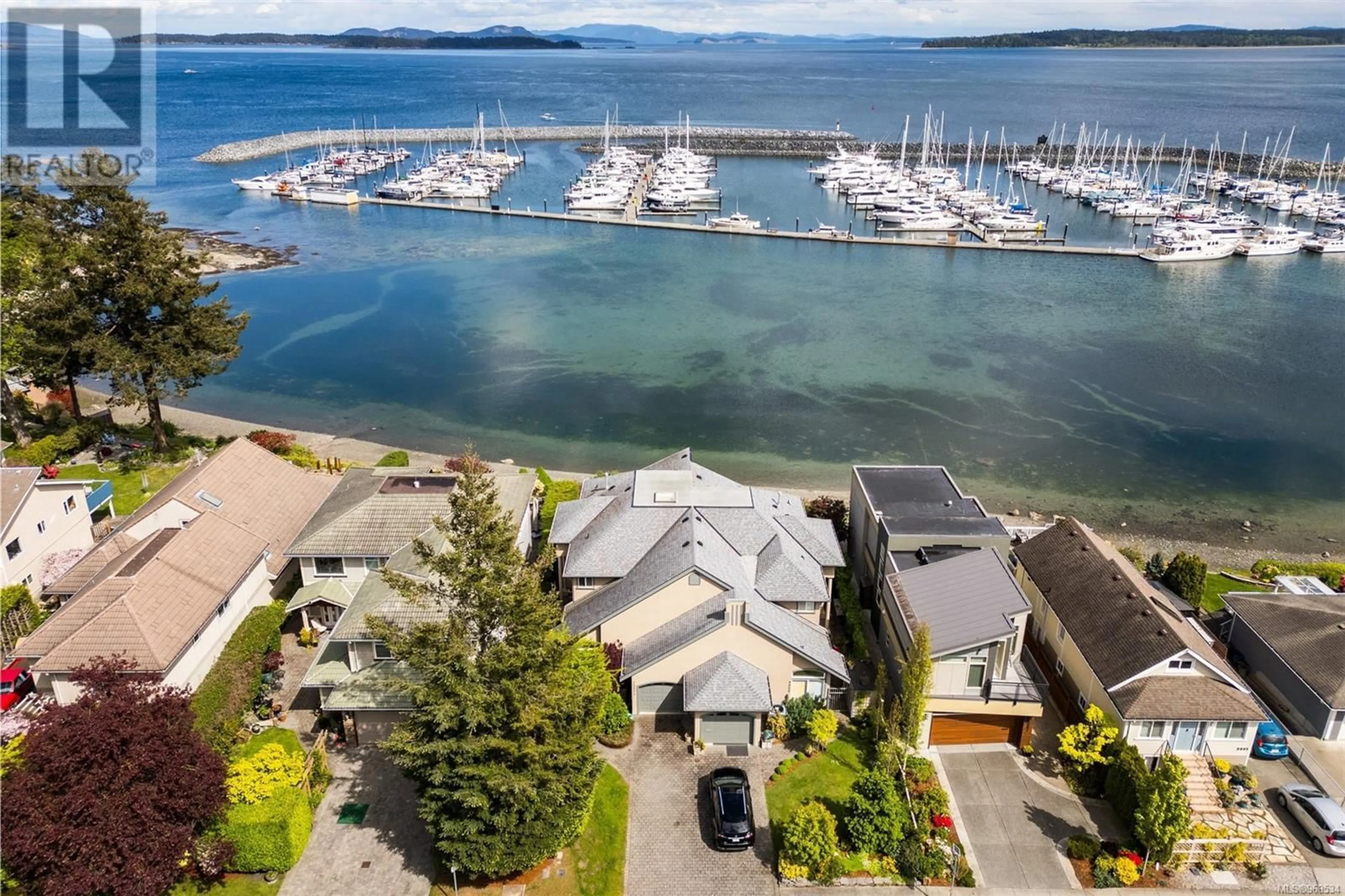 Lakeview for 10001 Third St, Sidney British Columbia V8L3B1