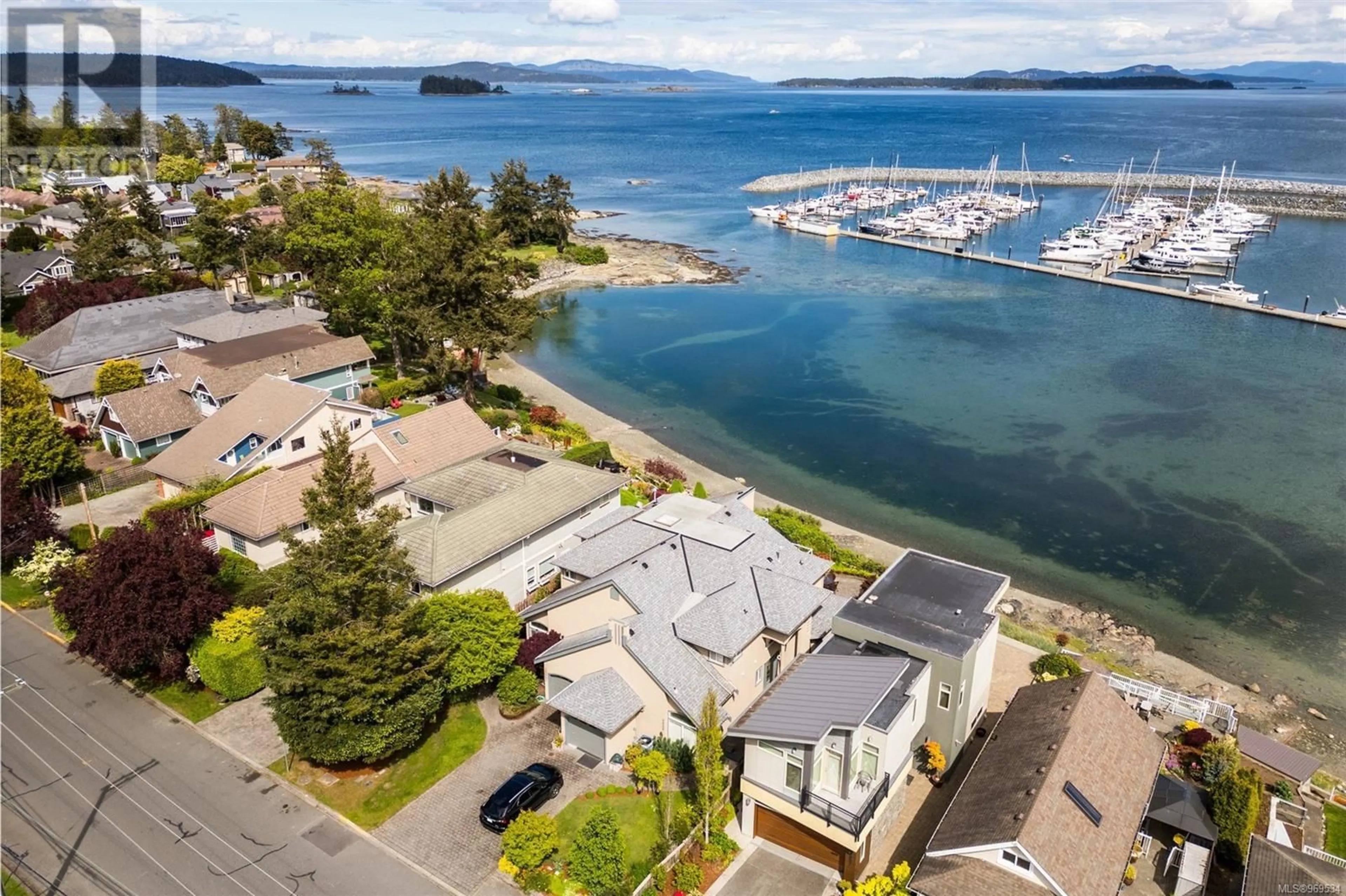 Lakeview for 10001 Third St, Sidney British Columbia V8L3B1