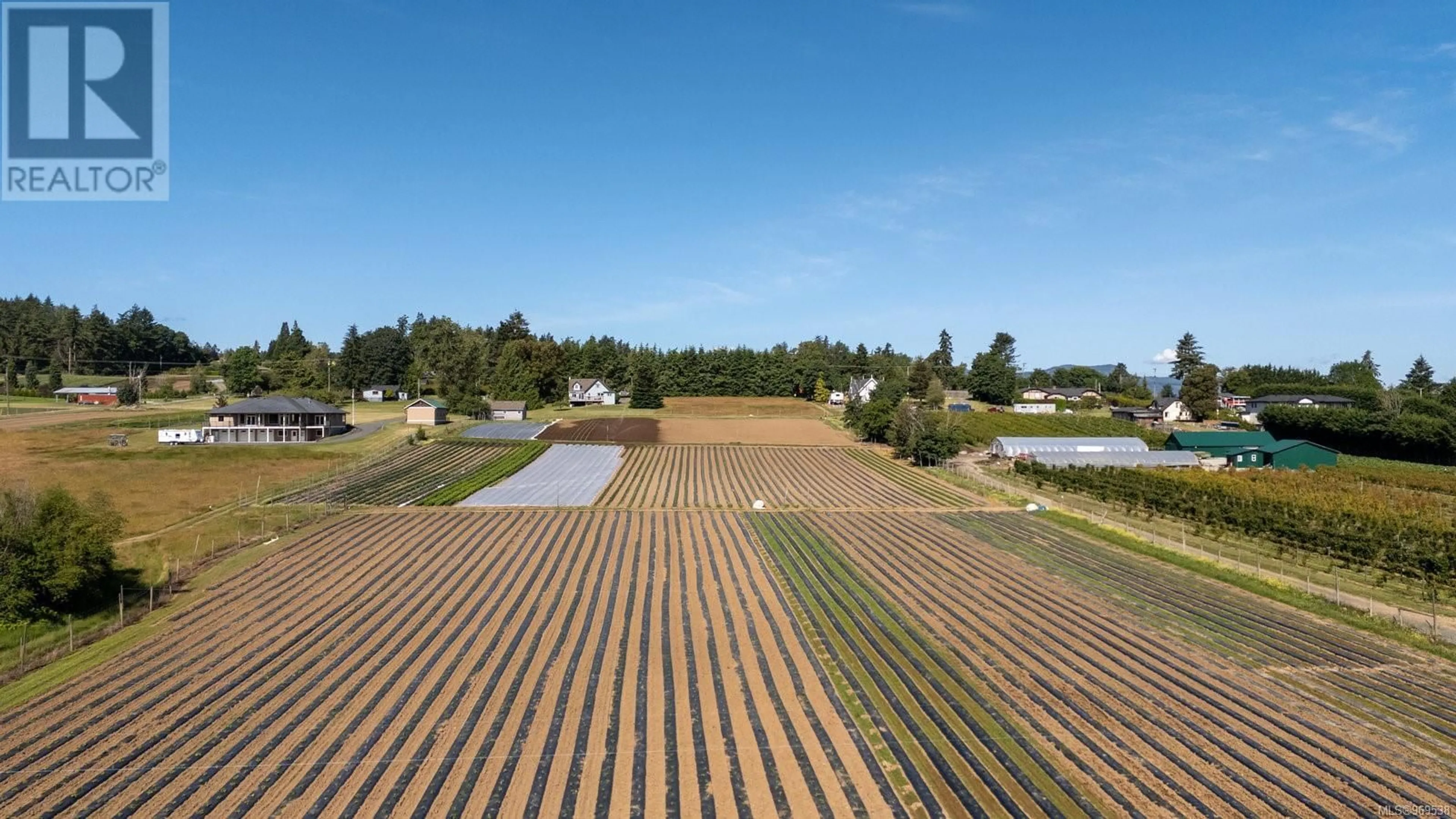 Fenced yard for 6505 Oldfield Rd, Central Saanich British Columbia V8M1X8