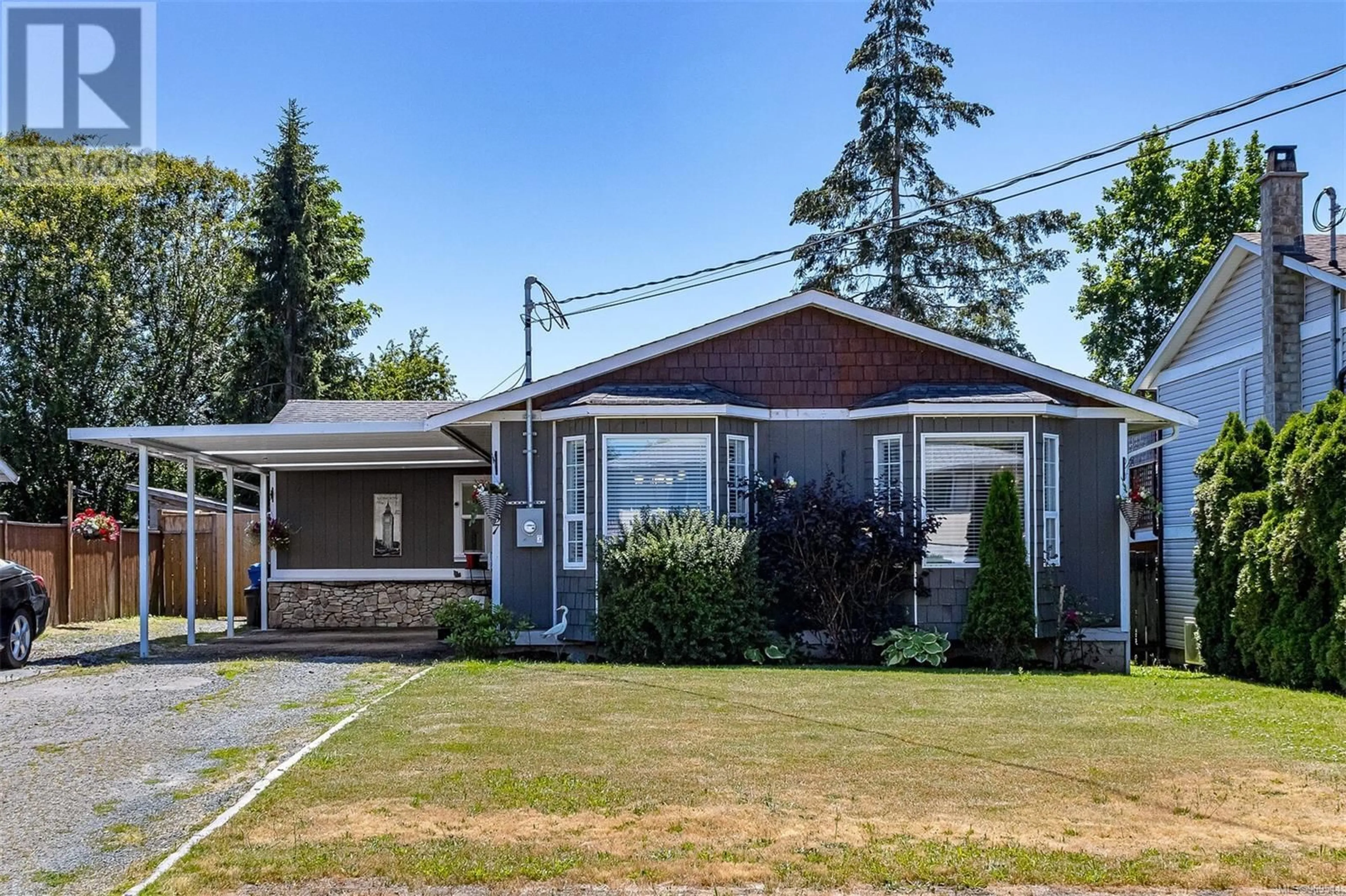 Frontside or backside of a home for 437 Deering St, Nanaimo British Columbia V9R6E5