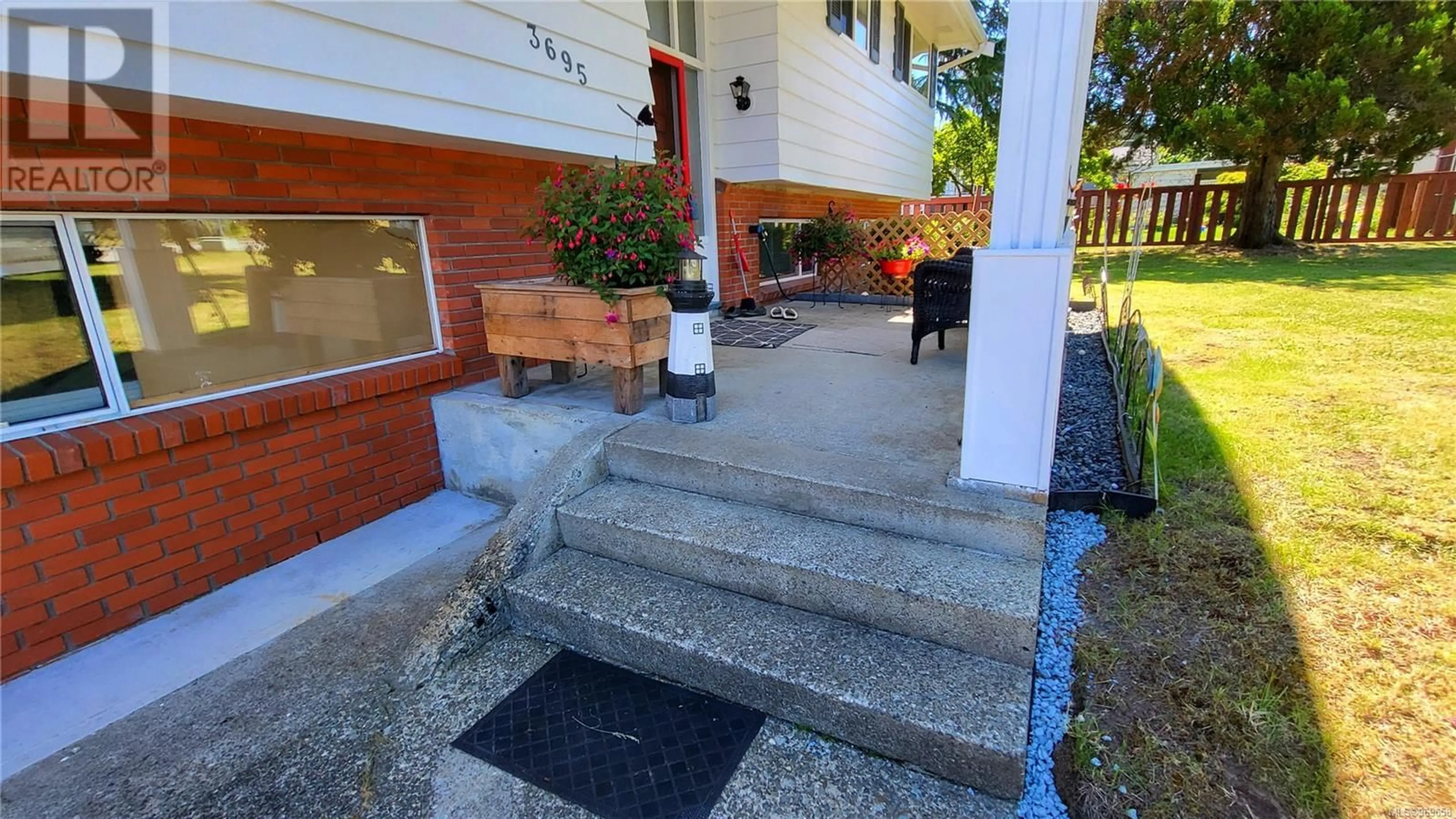 Patio for 3695 ESTEVAN Dr, Port Alberni British Columbia V9Y5H1